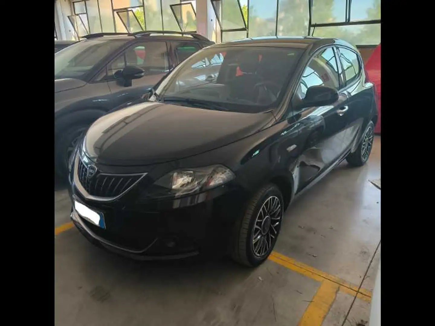 Lancia Ypsilon 1,0 FIREFLY GOLD 70CV 5P Nero - 2