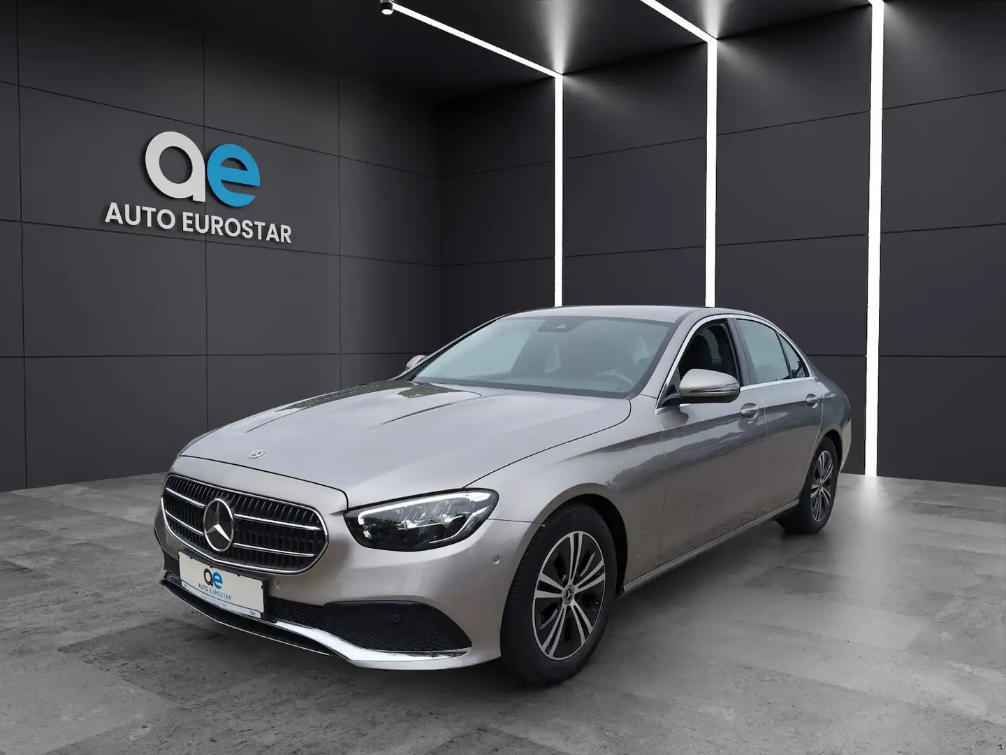 Mercedes-Benz E 200 d Lim. Avantgarde *LED*KAM*MBUX*NAVI*Mopf* Silber - 1