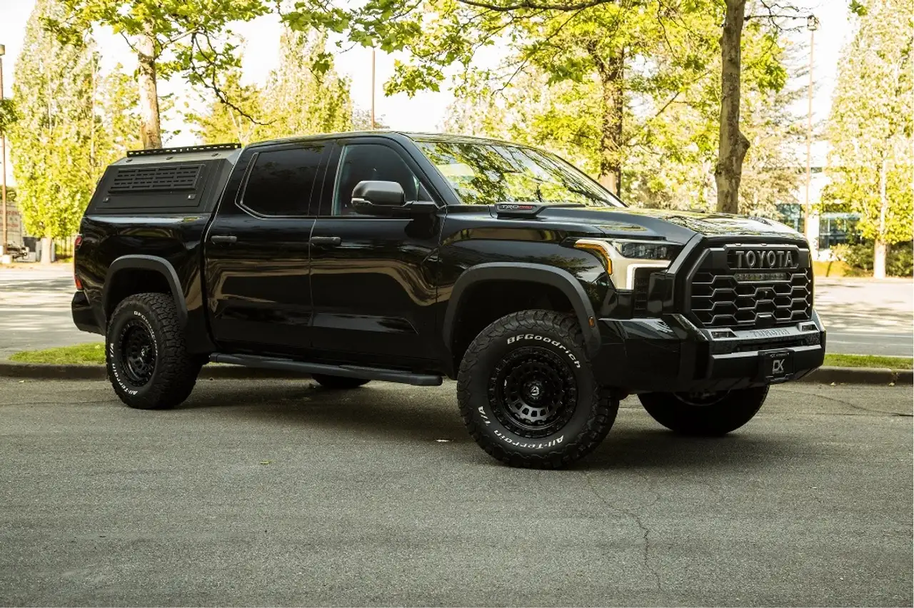 Toyota Tundra снимка Toyota Tundra