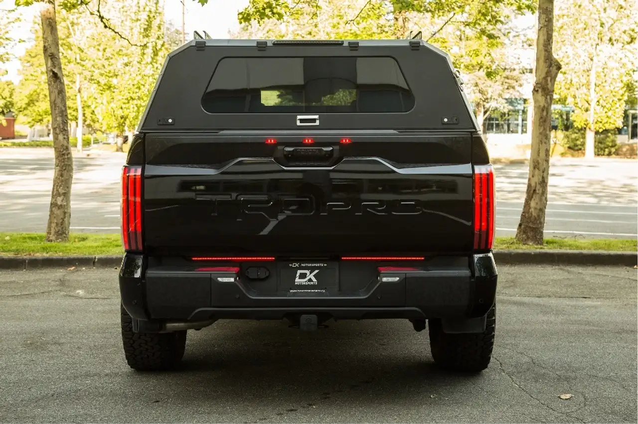 Toyota Tundra снимка Toyota Tundra