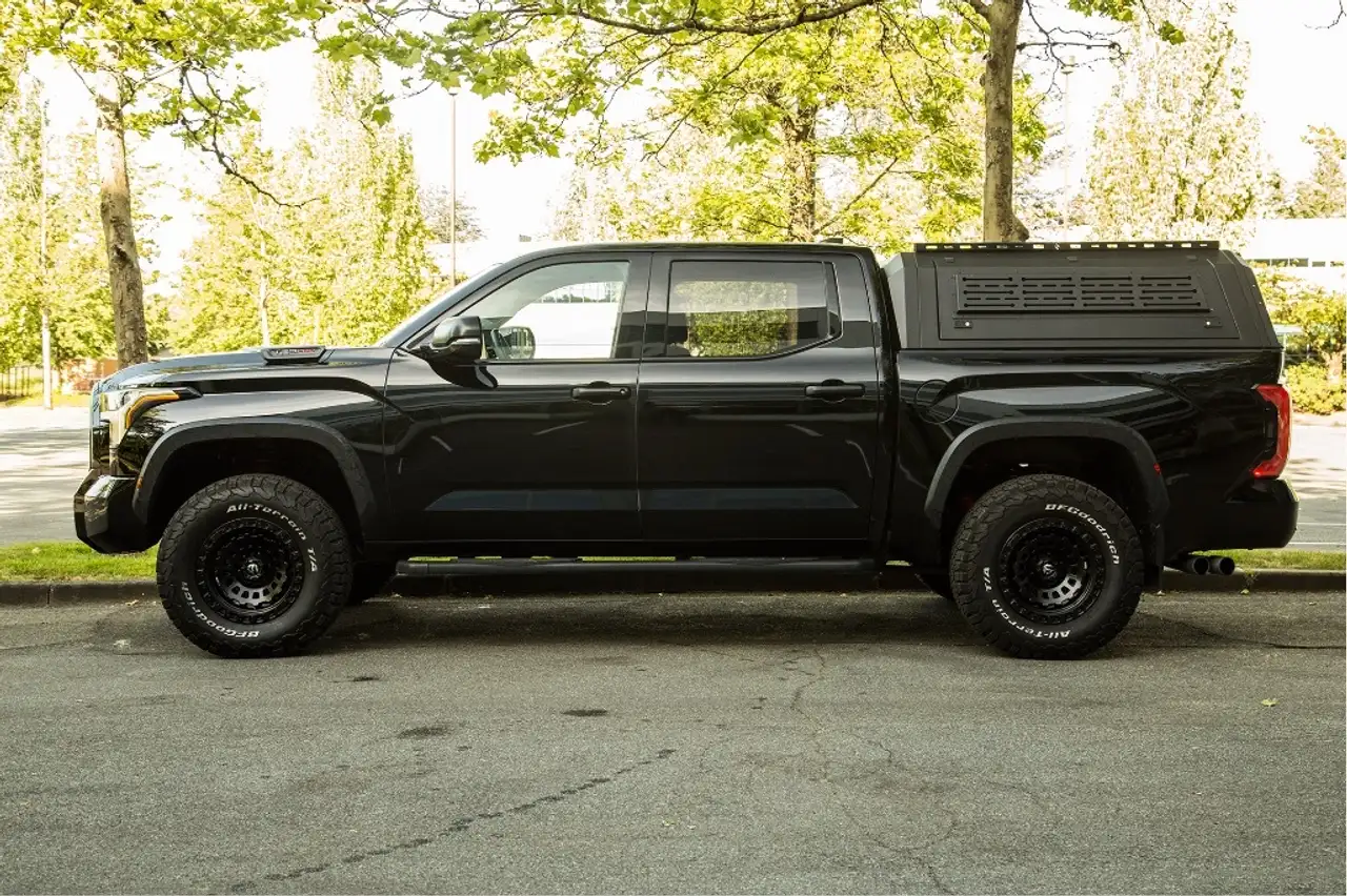 Toyota Tundra снимка Toyota Tundra