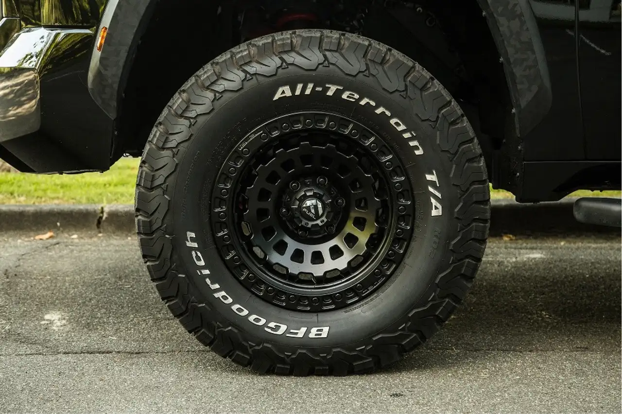 Toyota Tundra снимка Toyota Tundra