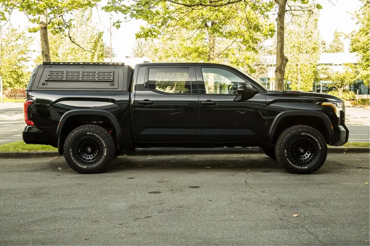 Toyota Tundra снимка Toyota Tundra