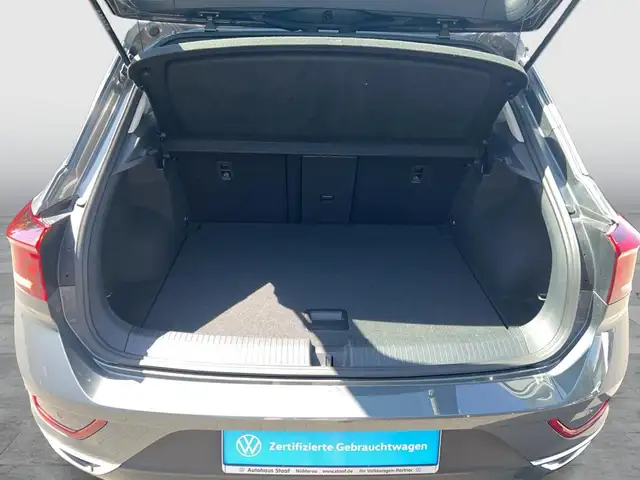 Volkswagen T-Roc view 13