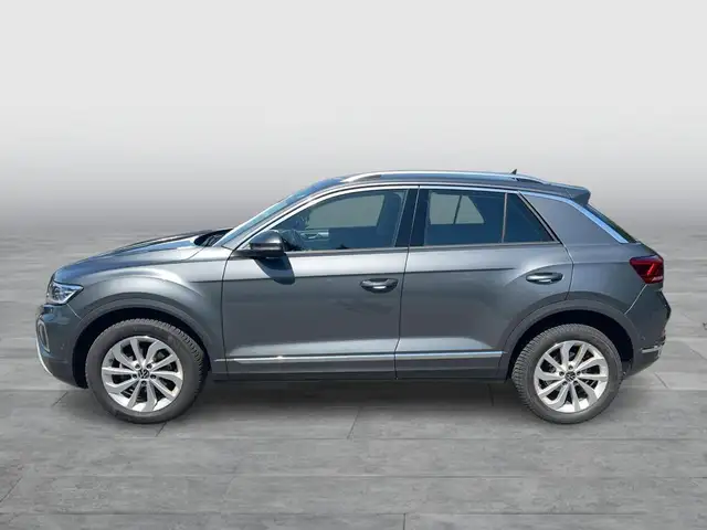 Volkswagen T-Roc view 2