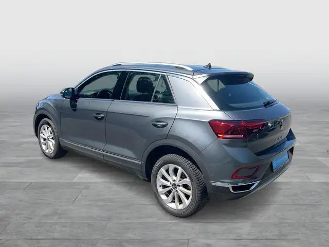 Volkswagen T-Roc view 3