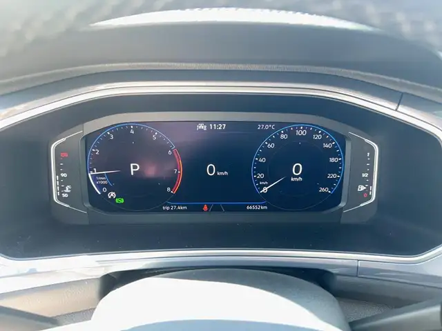 Volkswagen T-Roc view 10