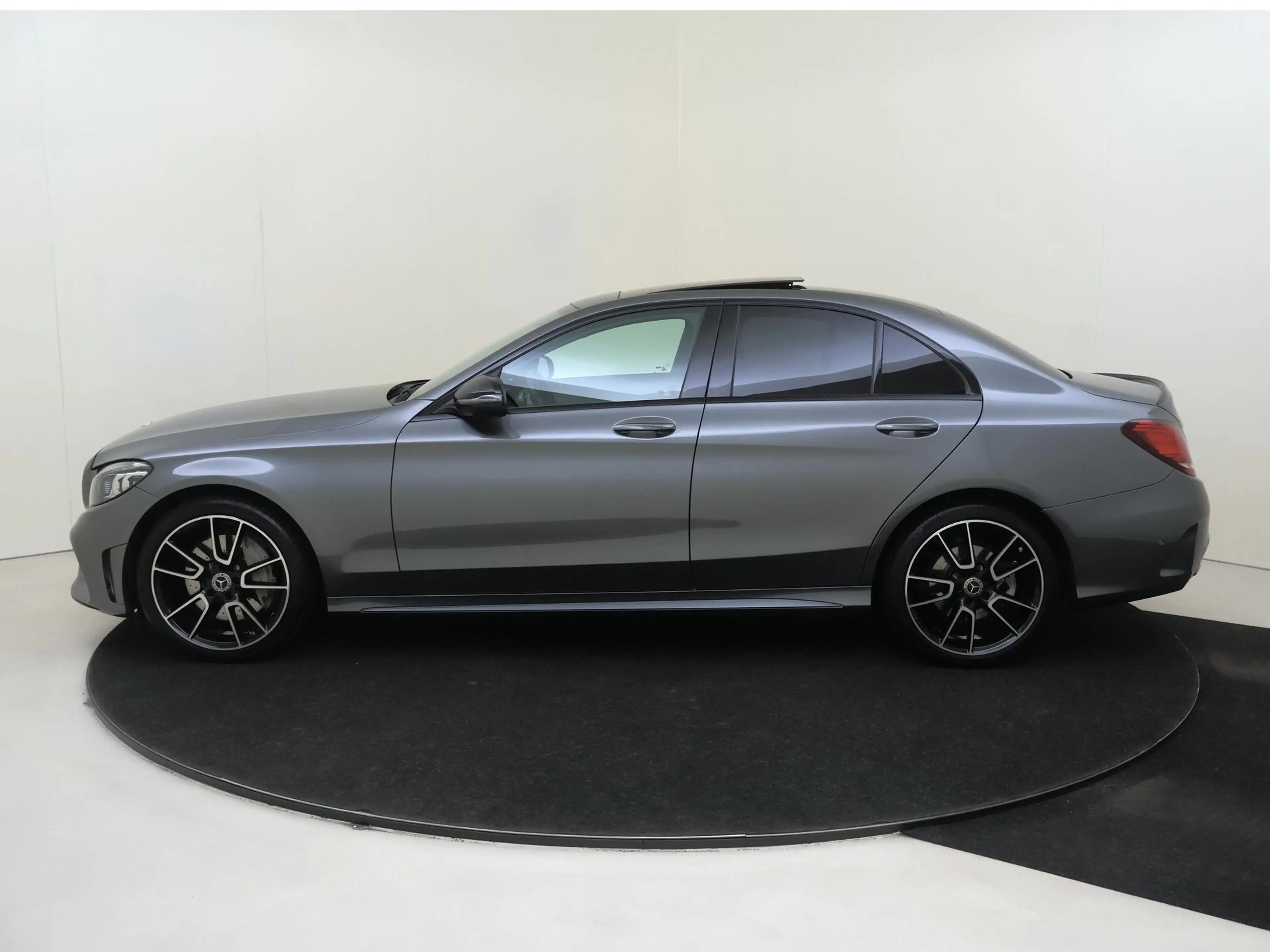 Mercedes-Benz C 300 e Business Solution AMG Limited /Panoramadak /360 — photo 10