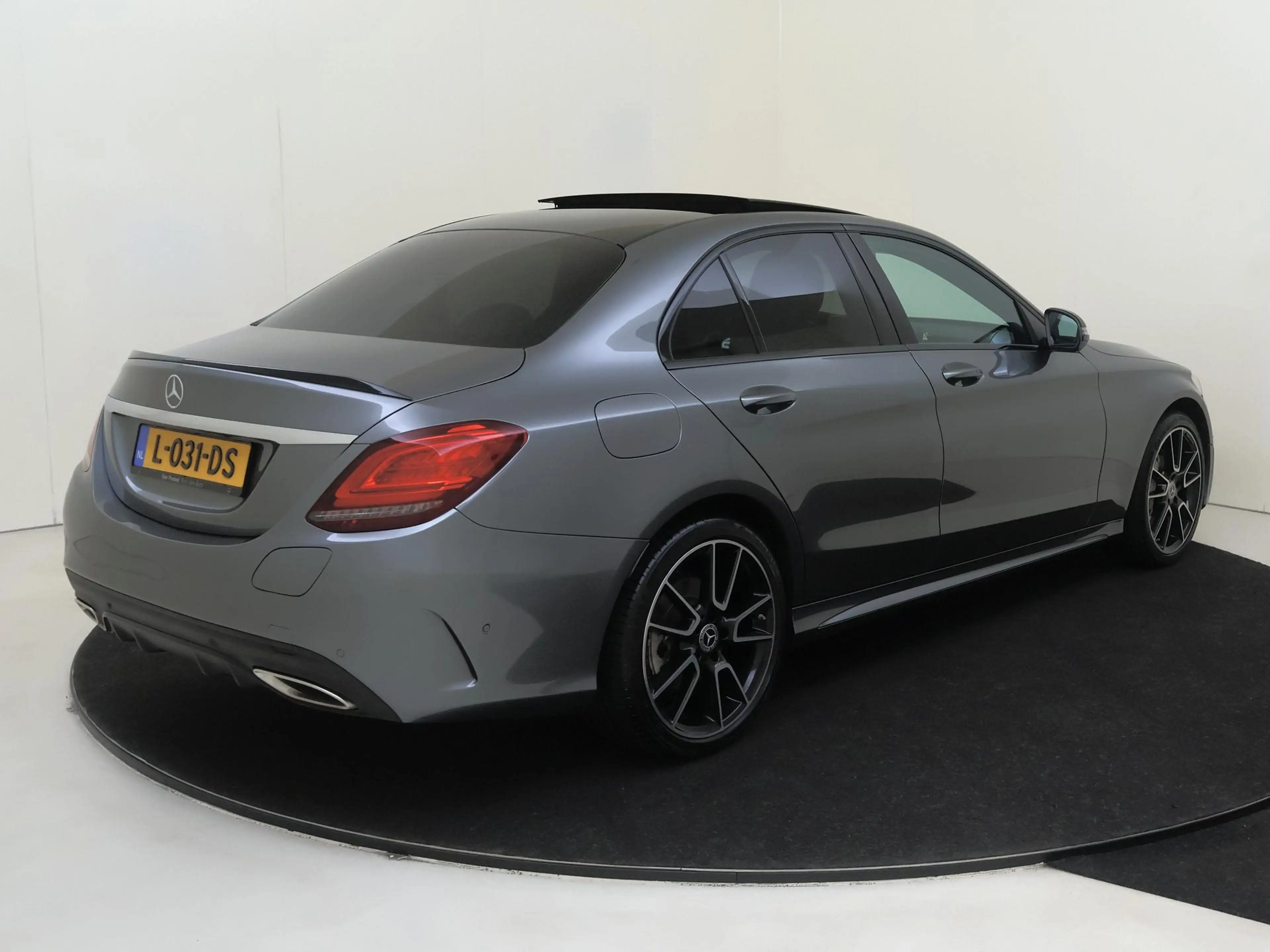 Mercedes-Benz C 300 e Business Solution AMG Limited /Panoramadak /360 — photo 2