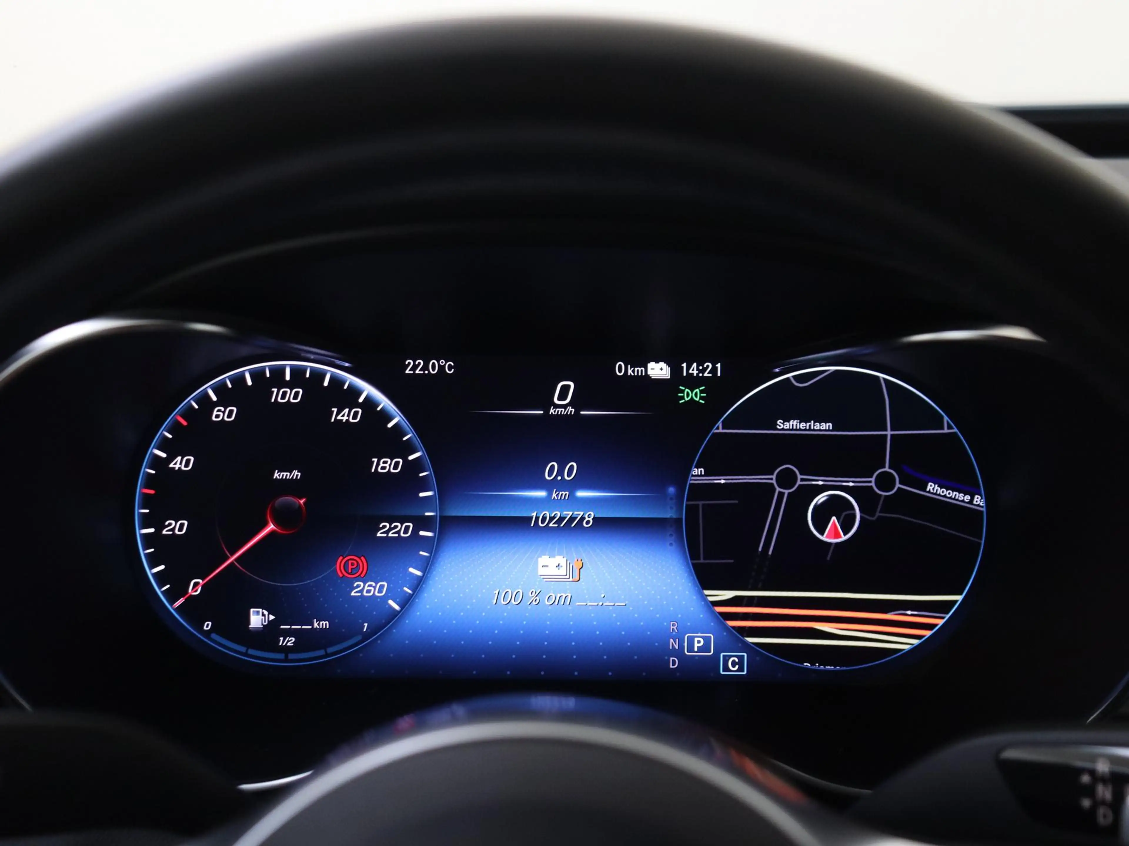 Mercedes-Benz C 300 e Business Solution AMG Limited /Panoramadak /360 — photo 13