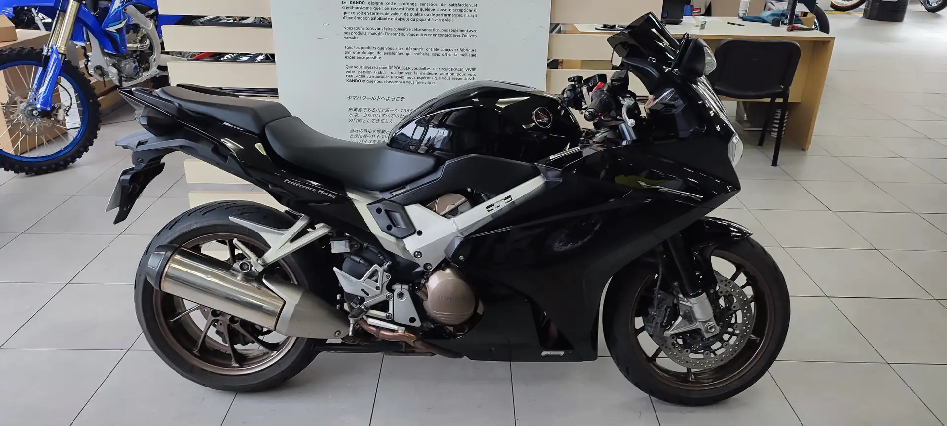 Honda VFR 800 Noir - 1