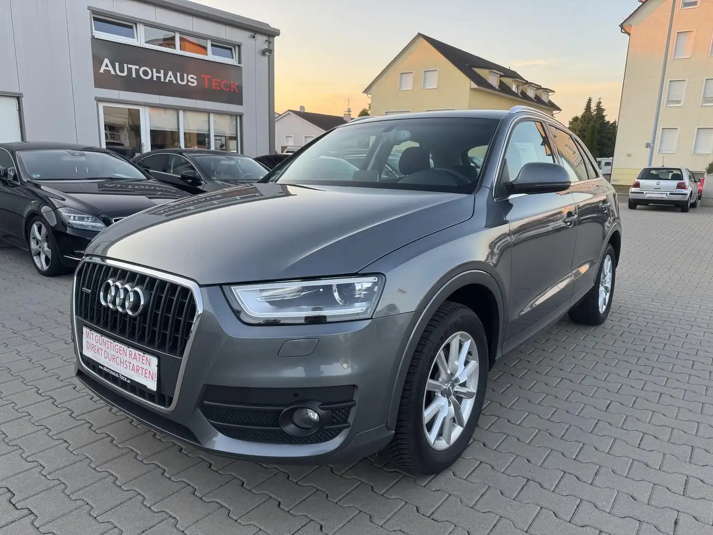Audi Q3 2.0 TFSI quattro 57TKM/NAVI/SHZ/BI-XENON/AHK Gris - 1