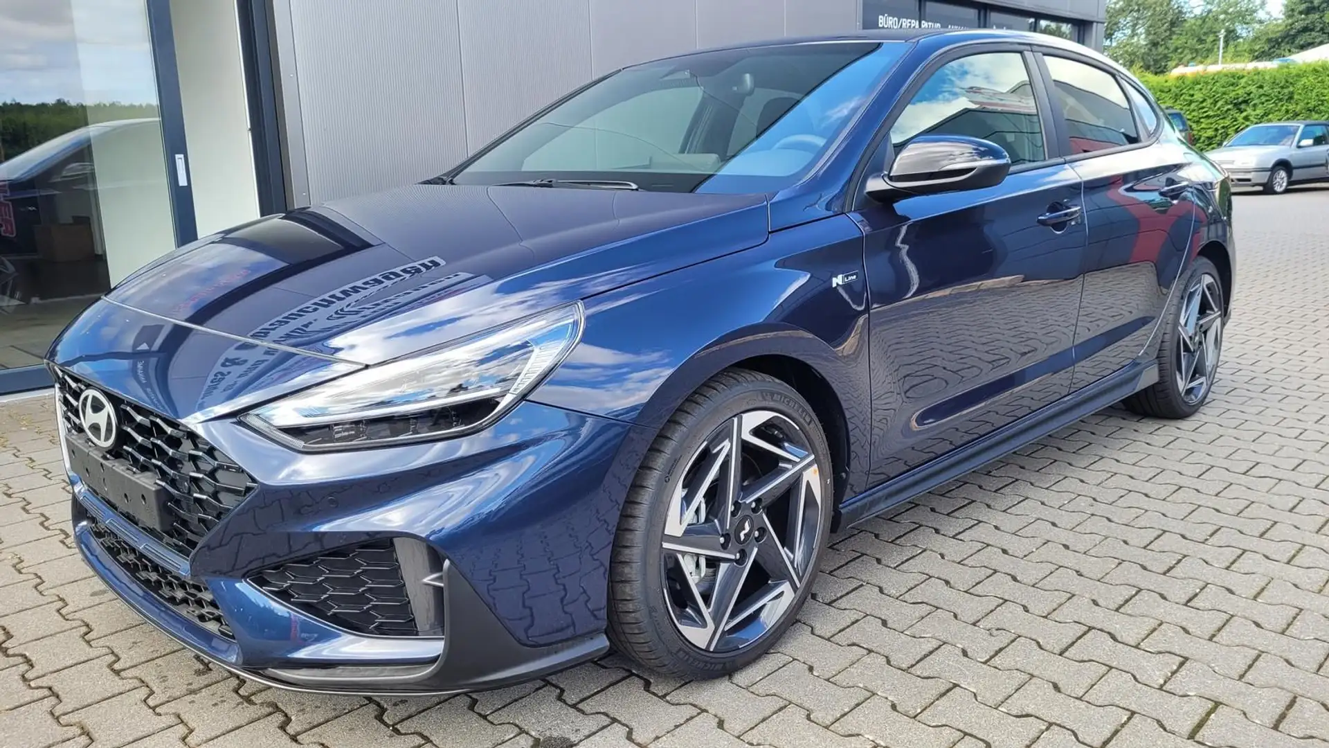 Hyundai i30 Fastback N Line*LED*Navi*Shzg*PDC*Cam*18Zoll Bleu - 1