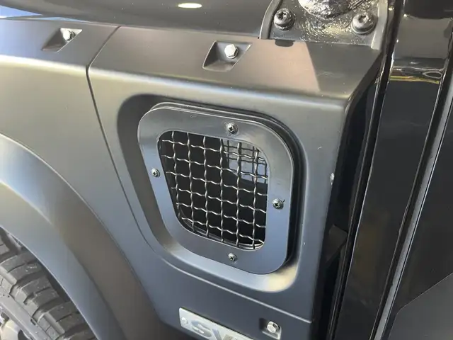 Land Rover Defender view 11