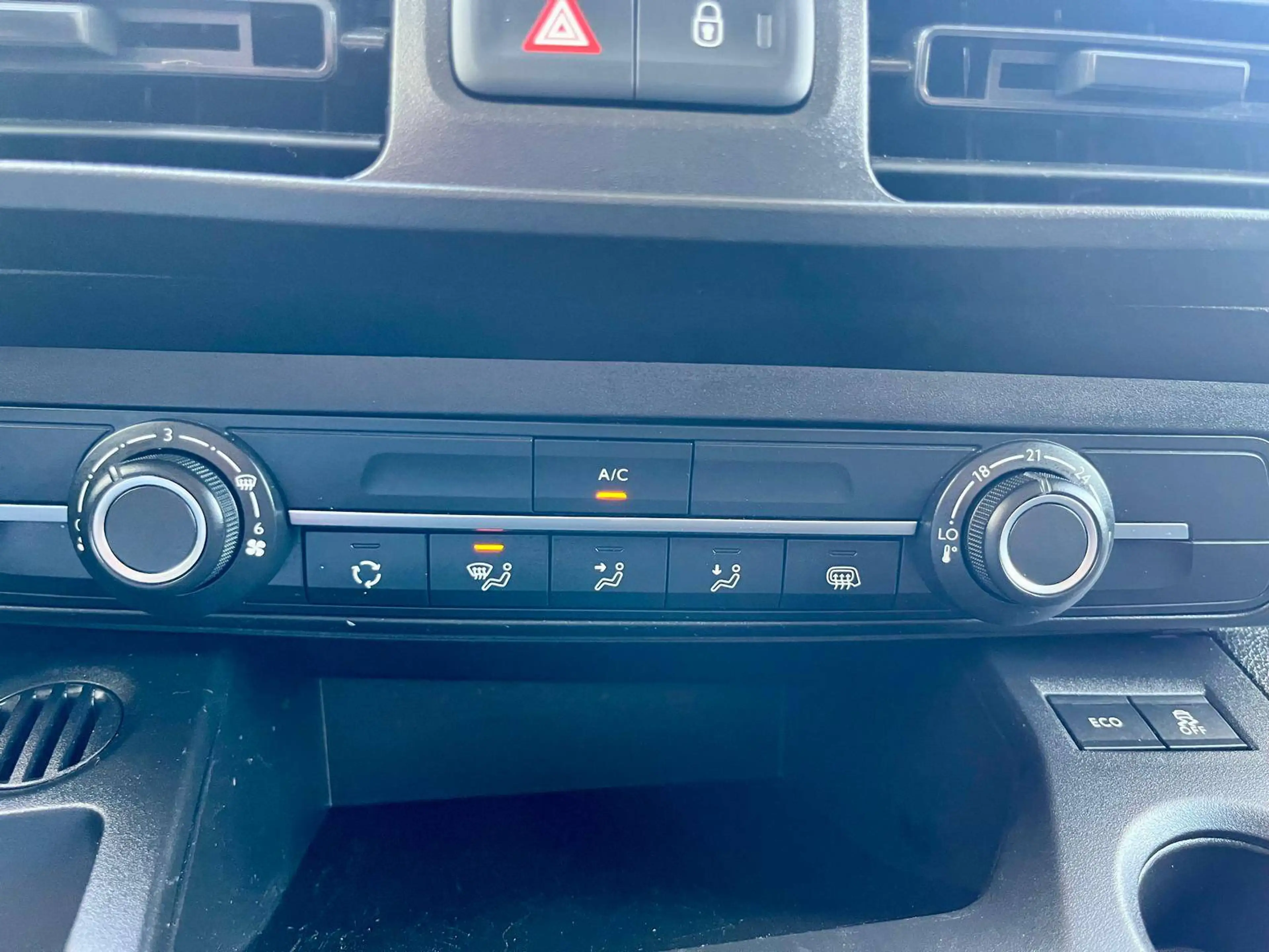 Peugeot Partner 1.2 PureTech L1 Premium BOITE-AUTO/3Pl./CLIM/BLUETOOTH/PLANCHER/PDC/CRUISE — photo 14