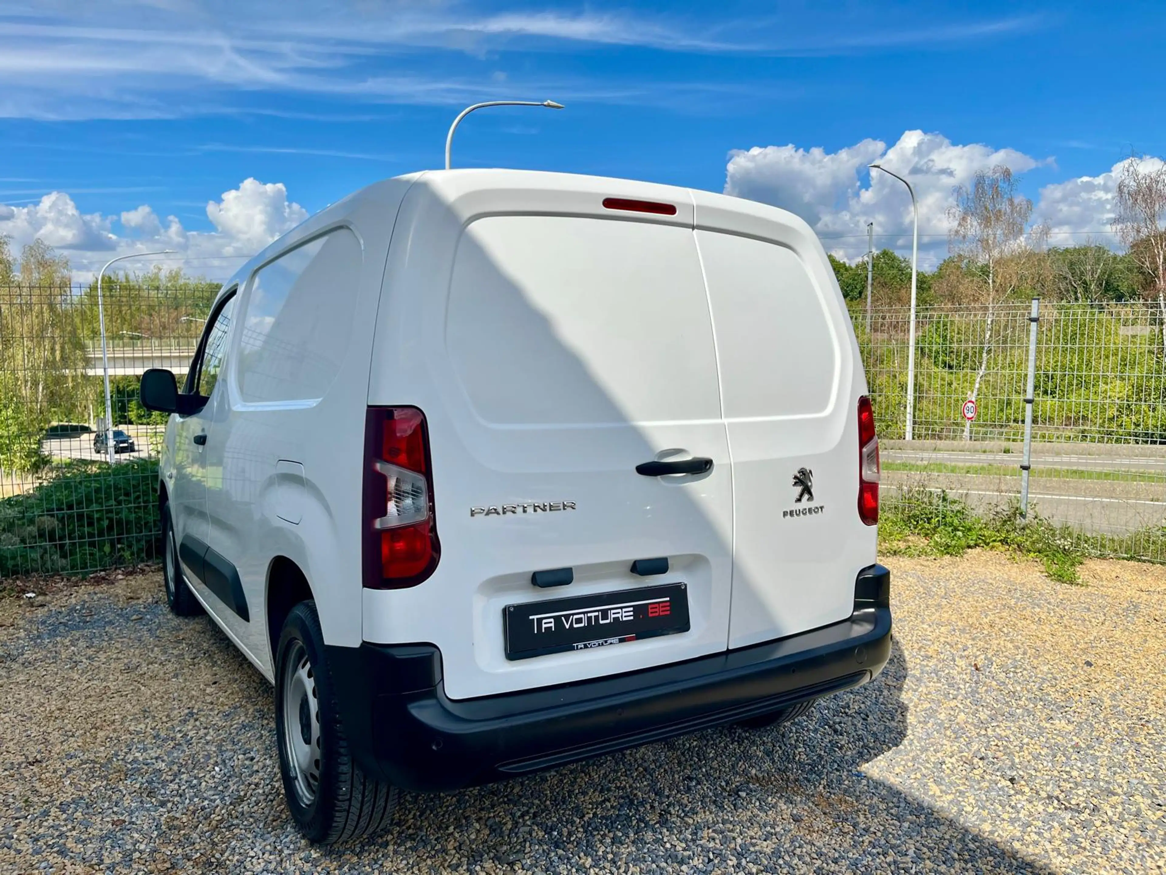 Peugeot Partner 1.2 PureTech L1 Premium BOITE-AUTO/3Pl./CLIM/BLUETOOTH/PLANCHER/PDC/CRUISE — photo 3