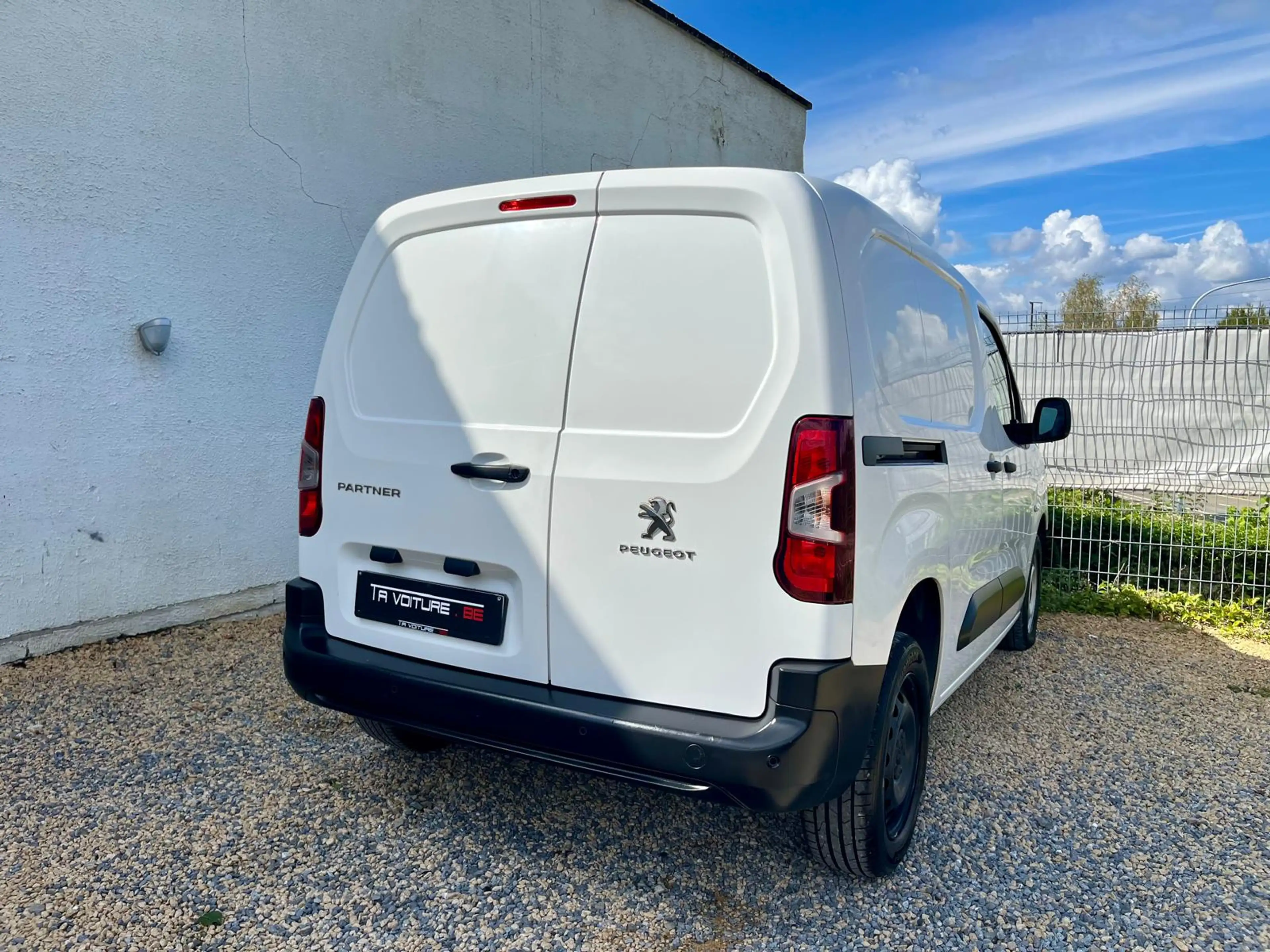 Peugeot Partner 1.2 PureTech L1 Premium BOITE-AUTO/3Pl./CLIM/BLUETOOTH/PLANCHER/PDC/CRUISE — photo 4