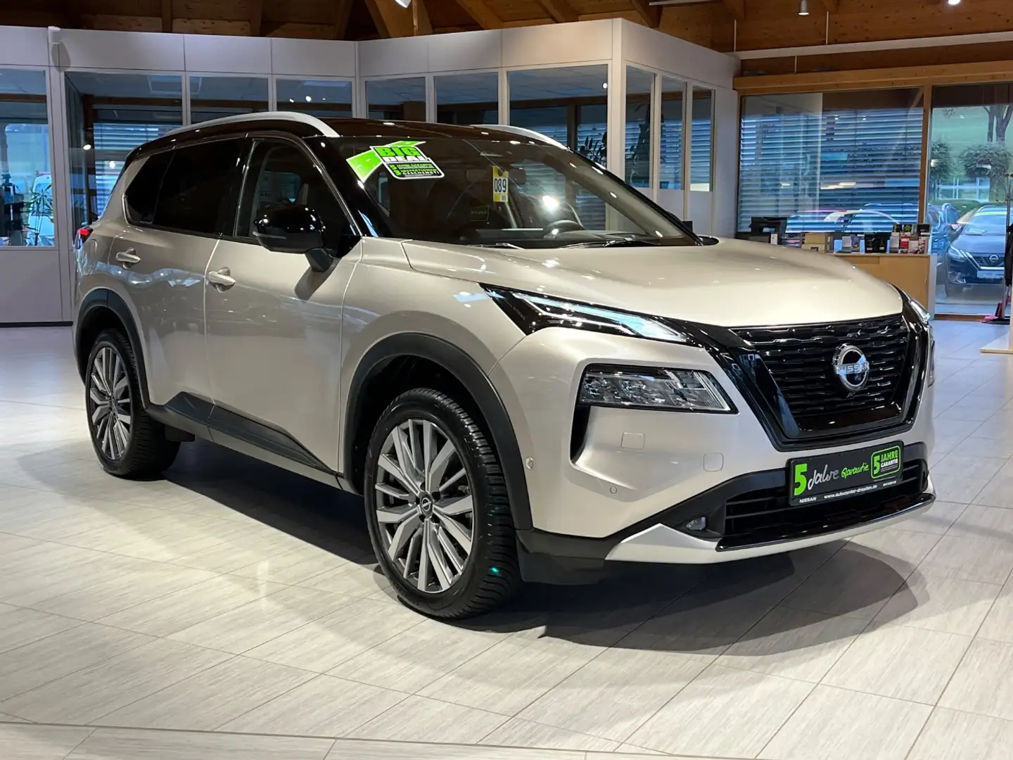 Nissan X-Trail 1.5 VC-T e-Power e-4orce Tekna Kam ACC Schwarz - 2