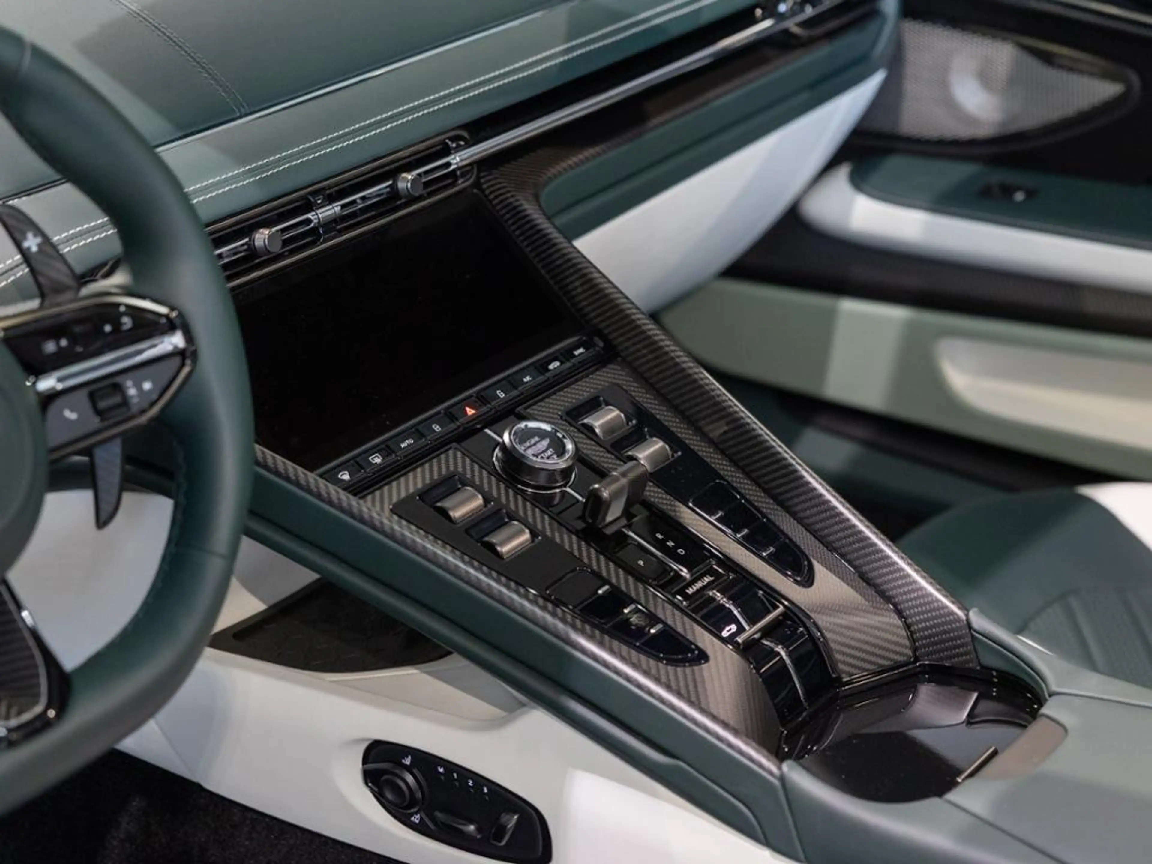 Aston Martin DB12 S Volante UPE € 373.990 — photo 11