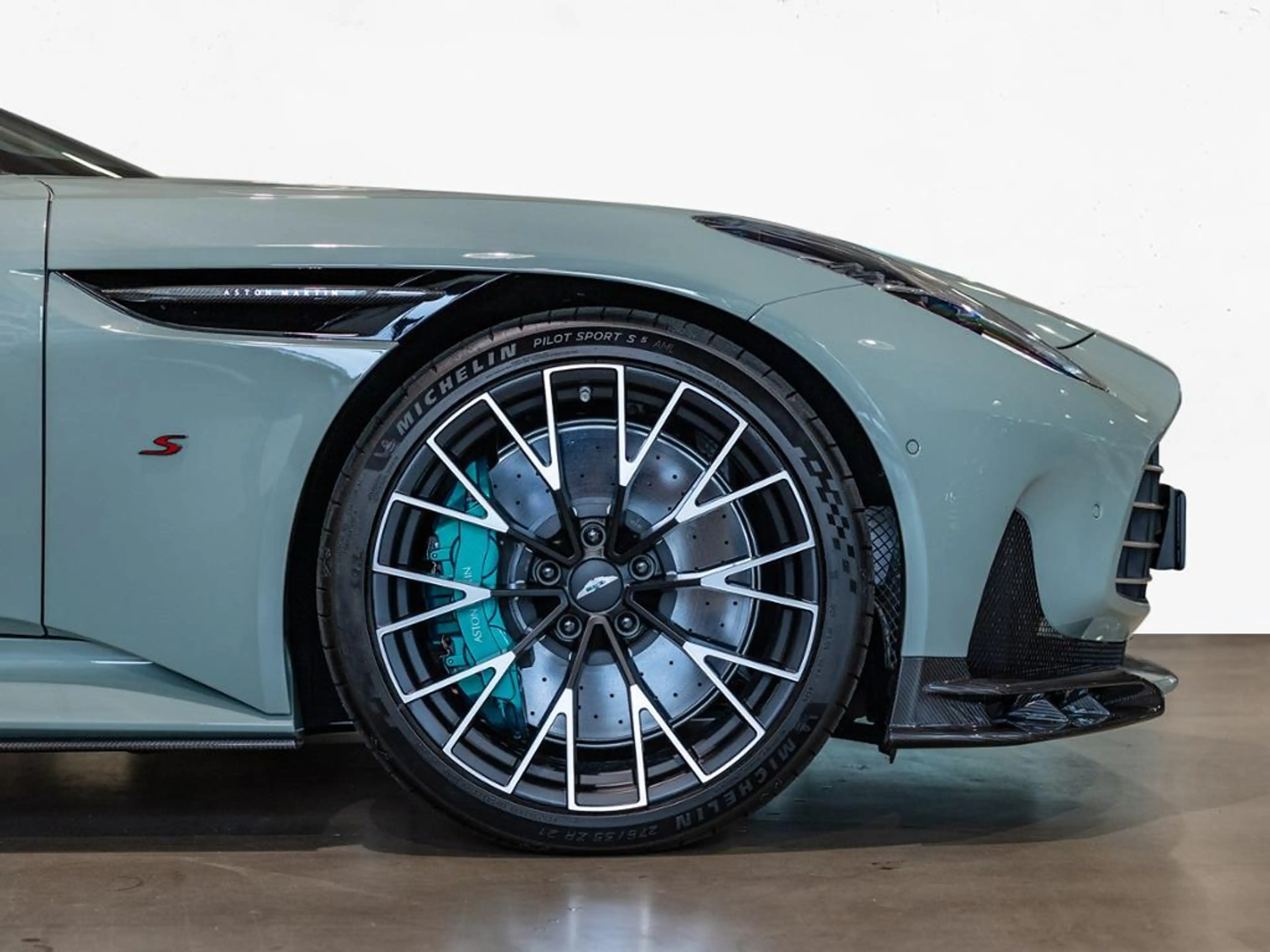 Aston Martin DB12 S Volante UPE € 373.990 — photo 5
