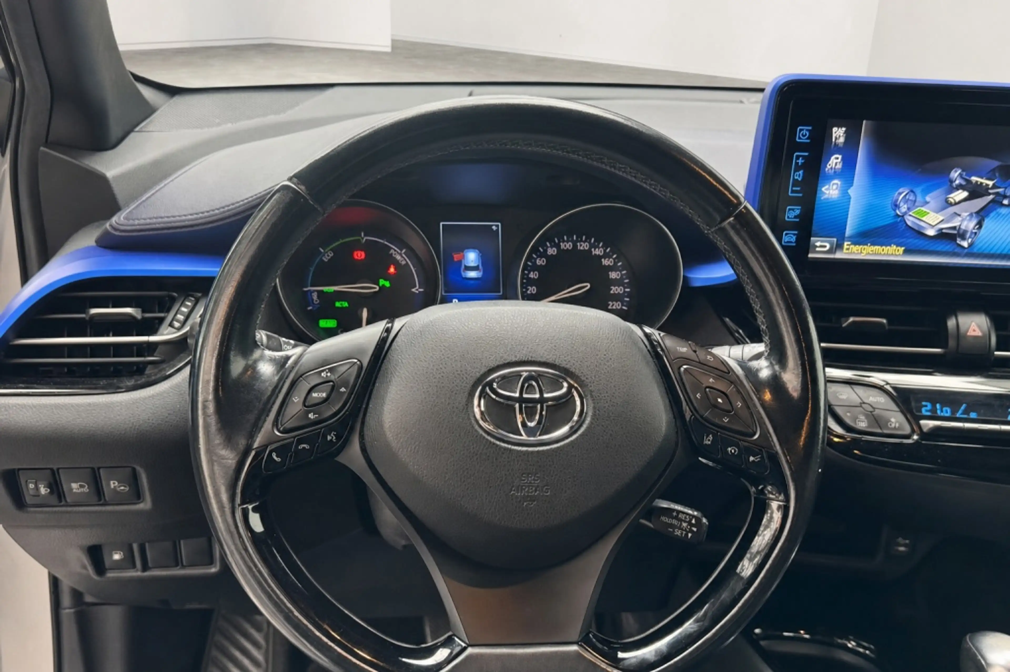 Toyota C-HR 1.8 Hybrid Executive — photo 9