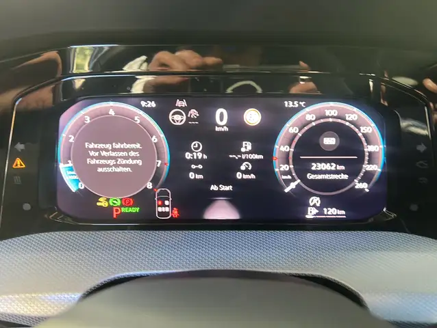 Volkswagen Golf view 8