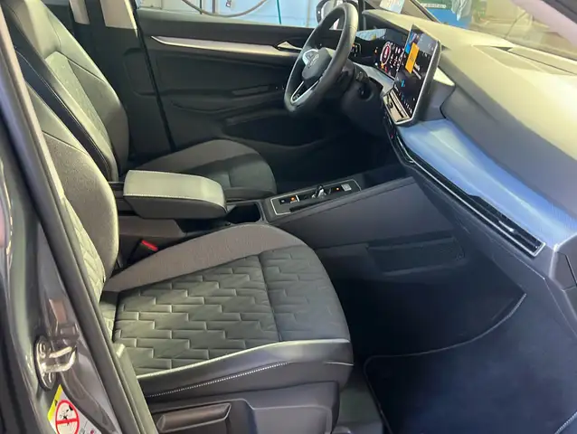 Volkswagen Golf view 21