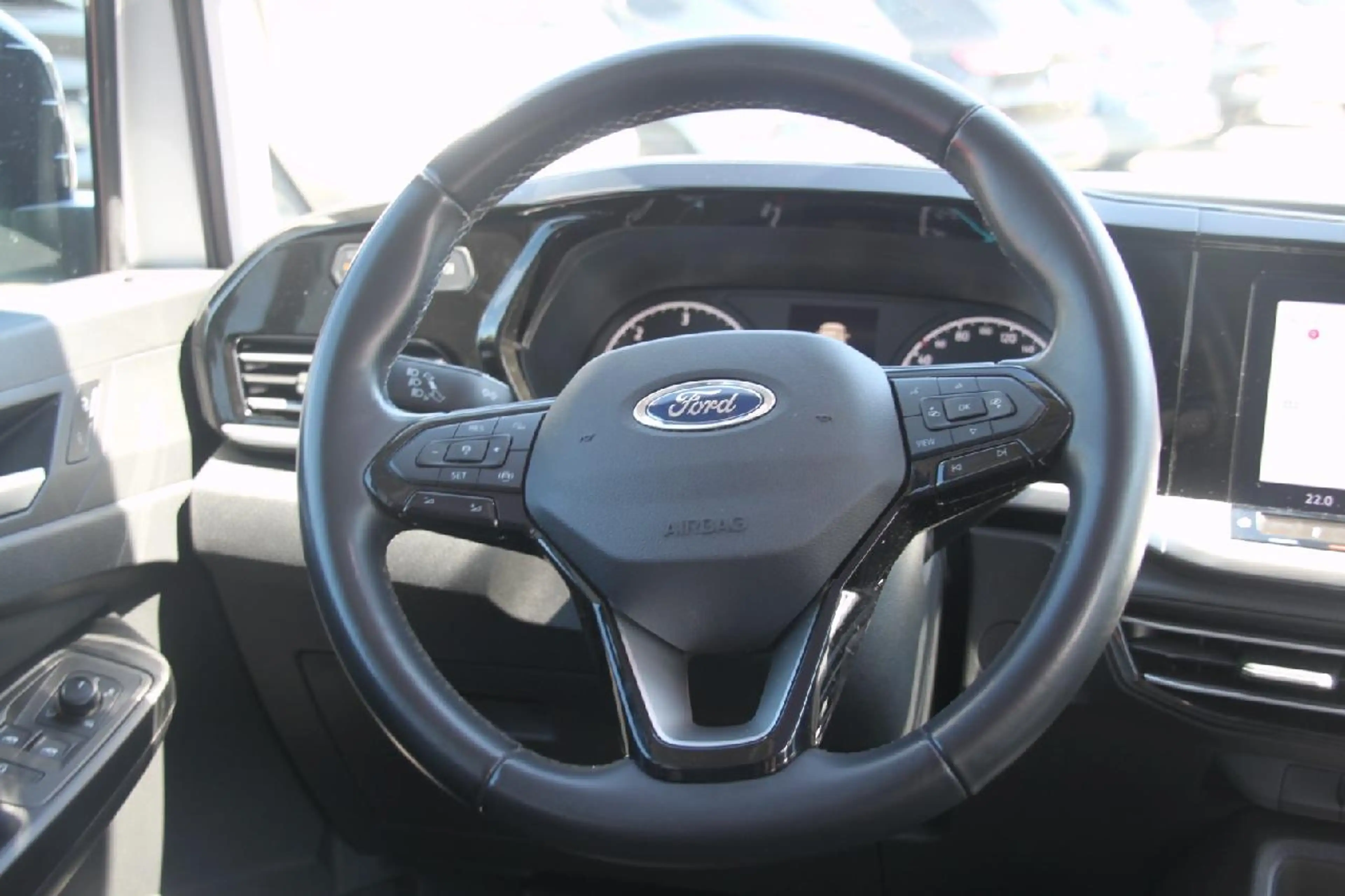 Ford Grand Tourneo Titanium+LED+RFK+KLIMA+LMF+NAVI+AHK+ — photo 15