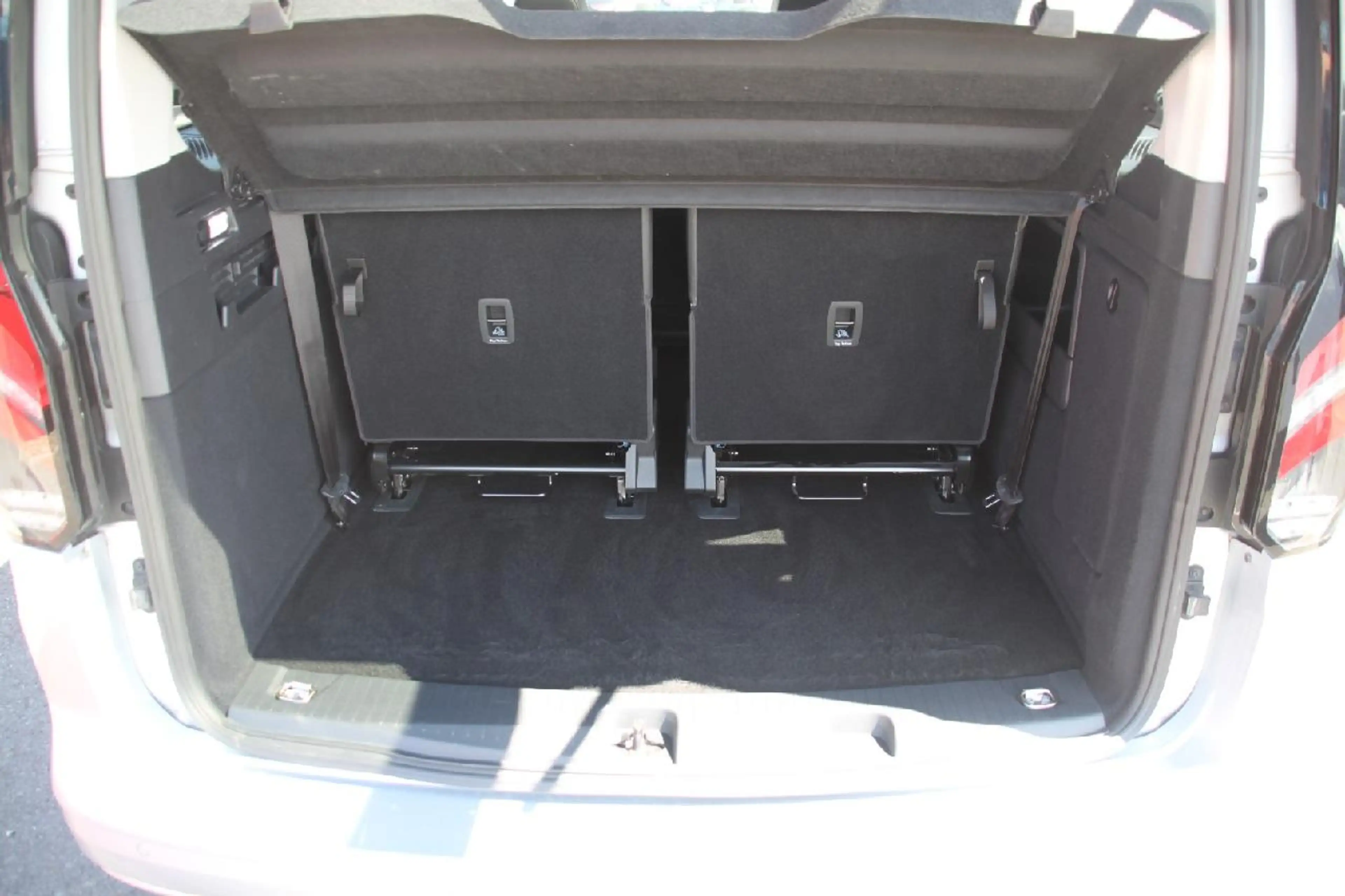 Ford Grand Tourneo Titanium+LED+RFK+KLIMA+LMF+NAVI+AHK+ — photo 7