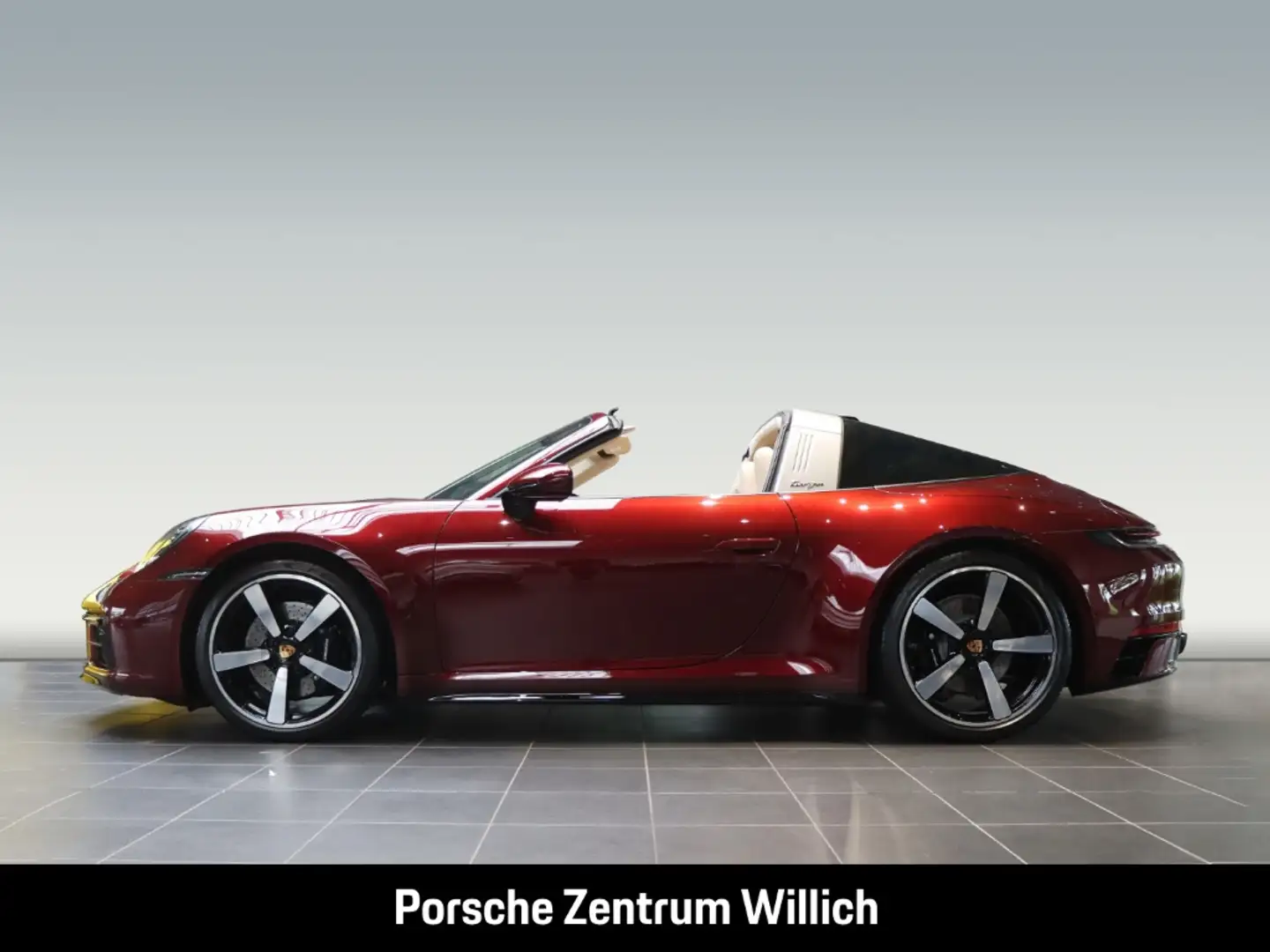 Porsche 992 911 Targa 4S Heritage Design Edition BOSE Rot - 2
