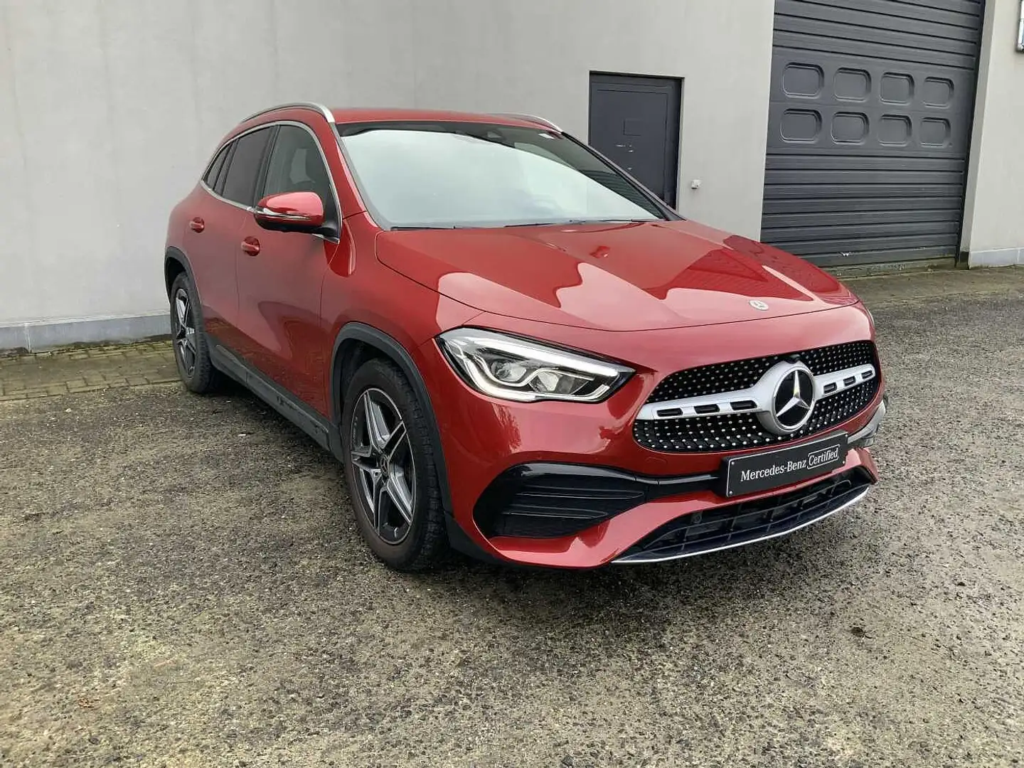 Mercedes-Benz GLA 200 AMG Line Rosso - 2