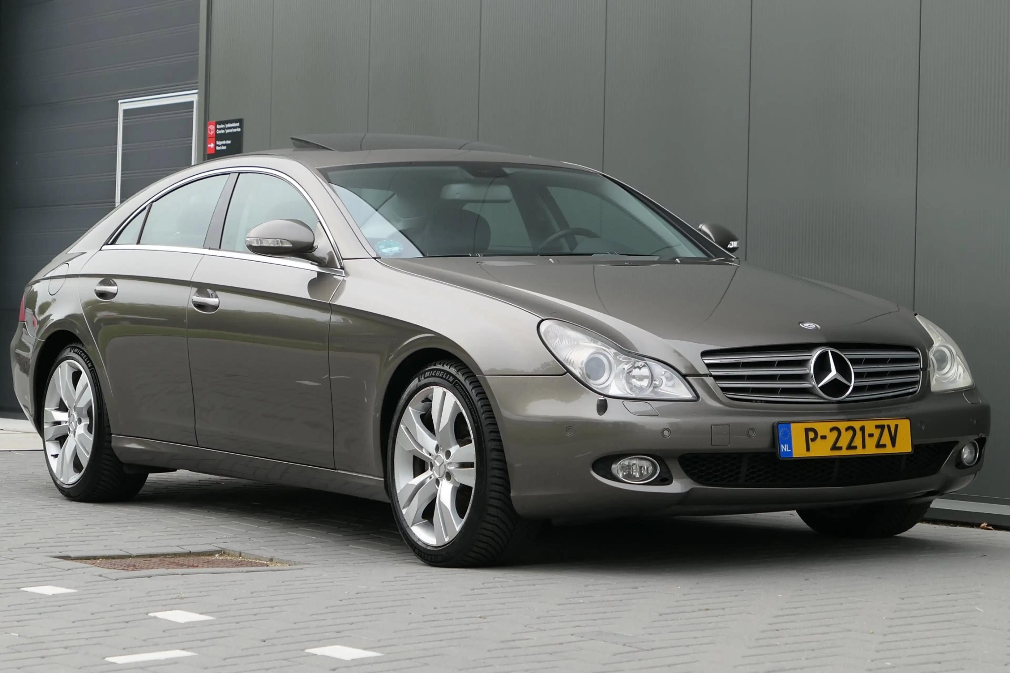 Mercedes-Benz CLS 350 CGI Facelift Youngtimer Carplay Schuifdak Leder — photo 13