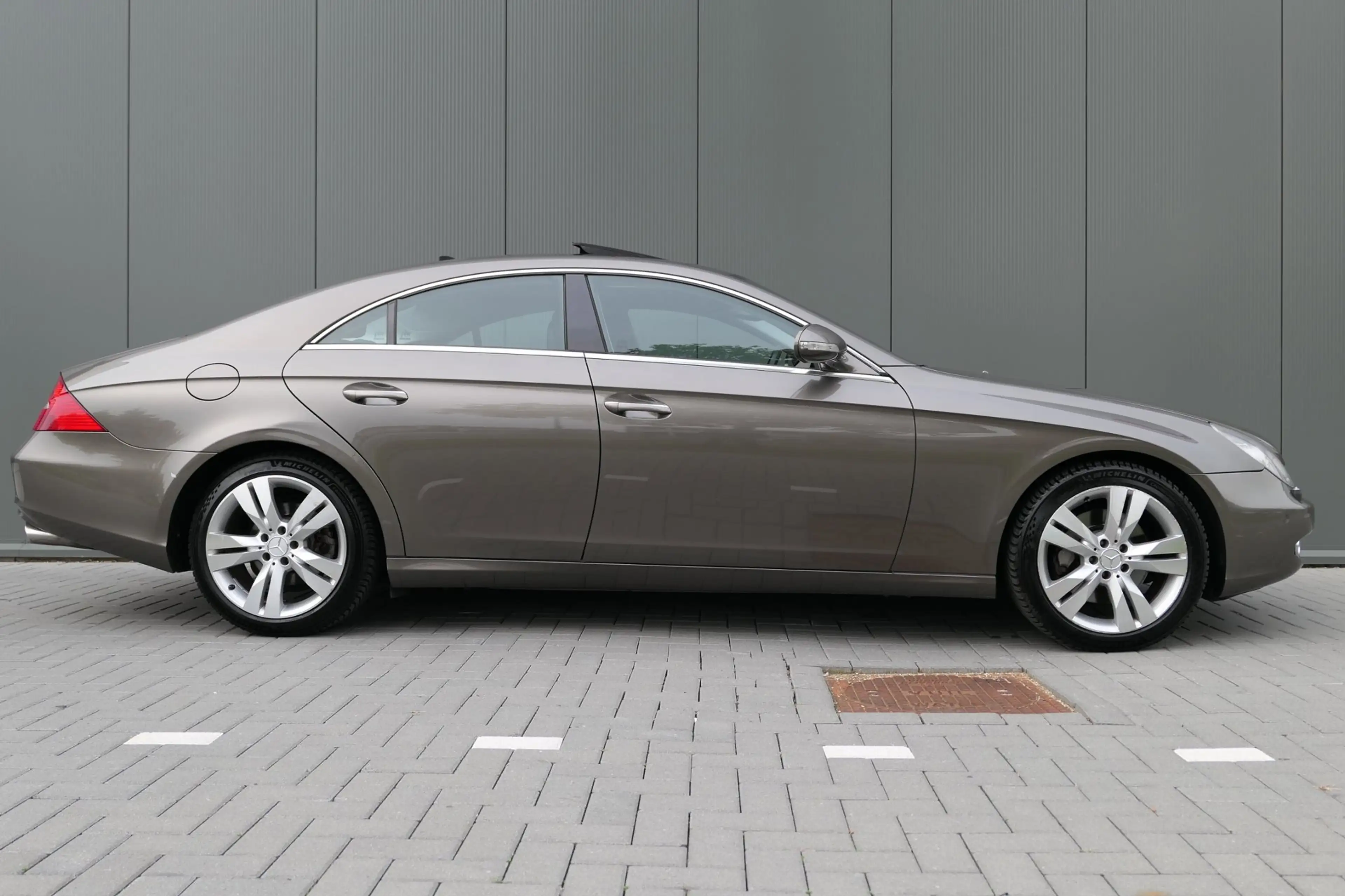 Mercedes-Benz CLS 350 CGI Facelift Youngtimer Carplay Schuifdak Leder — photo 16