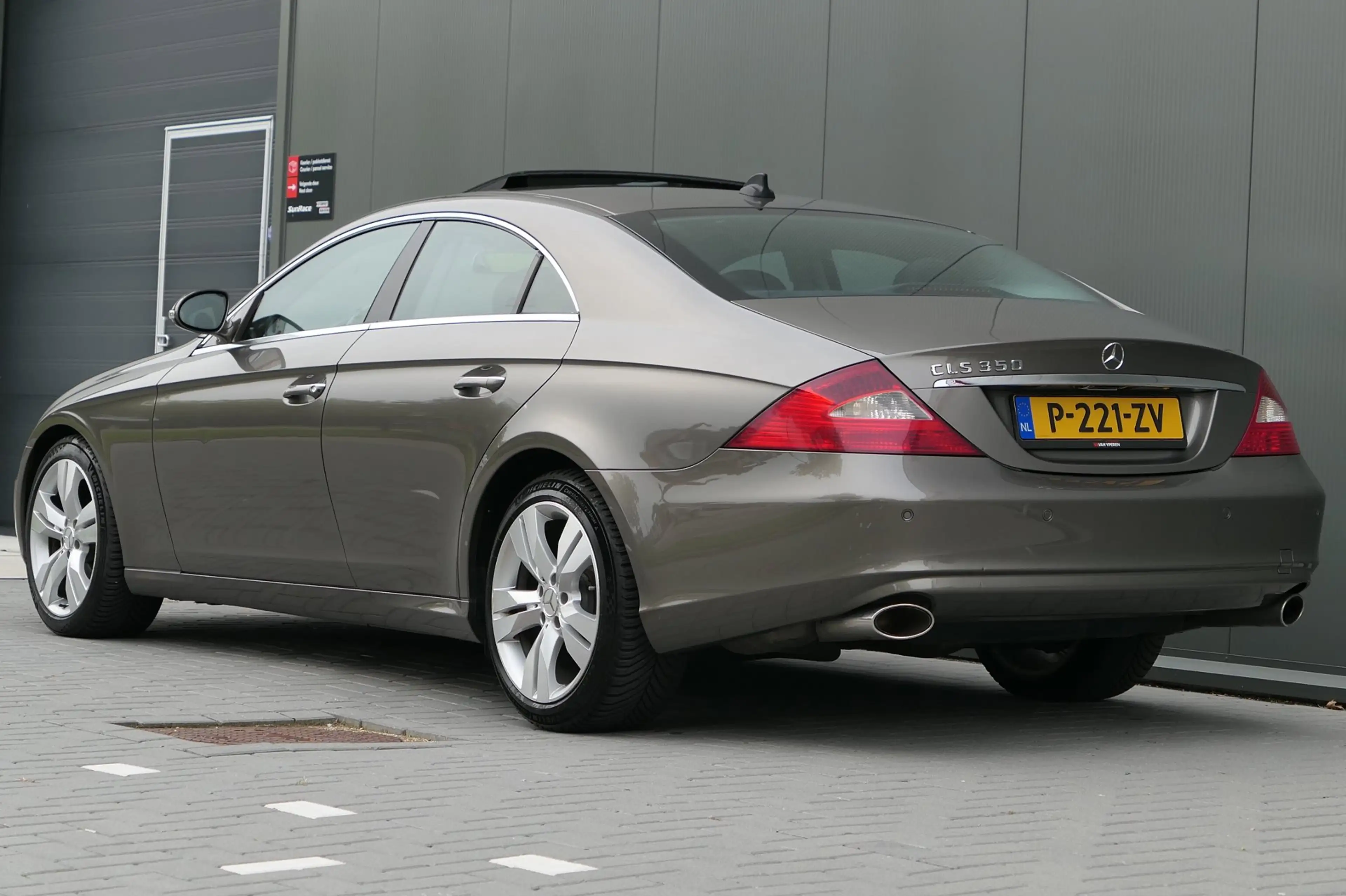 Mercedes-Benz CLS 350 CGI Facelift Youngtimer Carplay Schuifdak Leder — photo 14