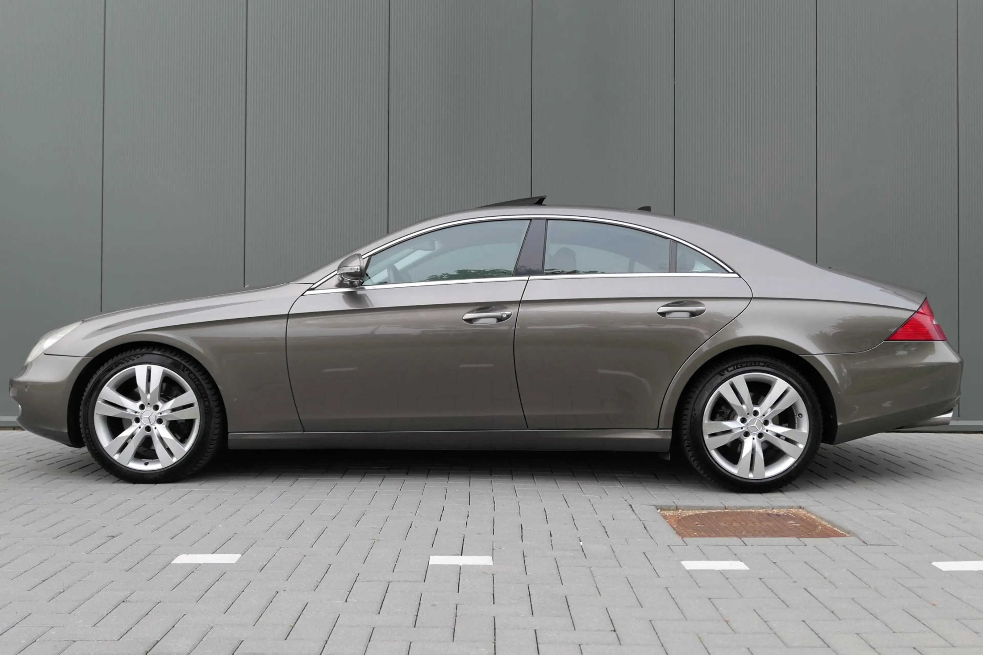 Mercedes-Benz CLS 350 CGI Facelift Youngtimer Carplay Schuifdak Leder — photo 15