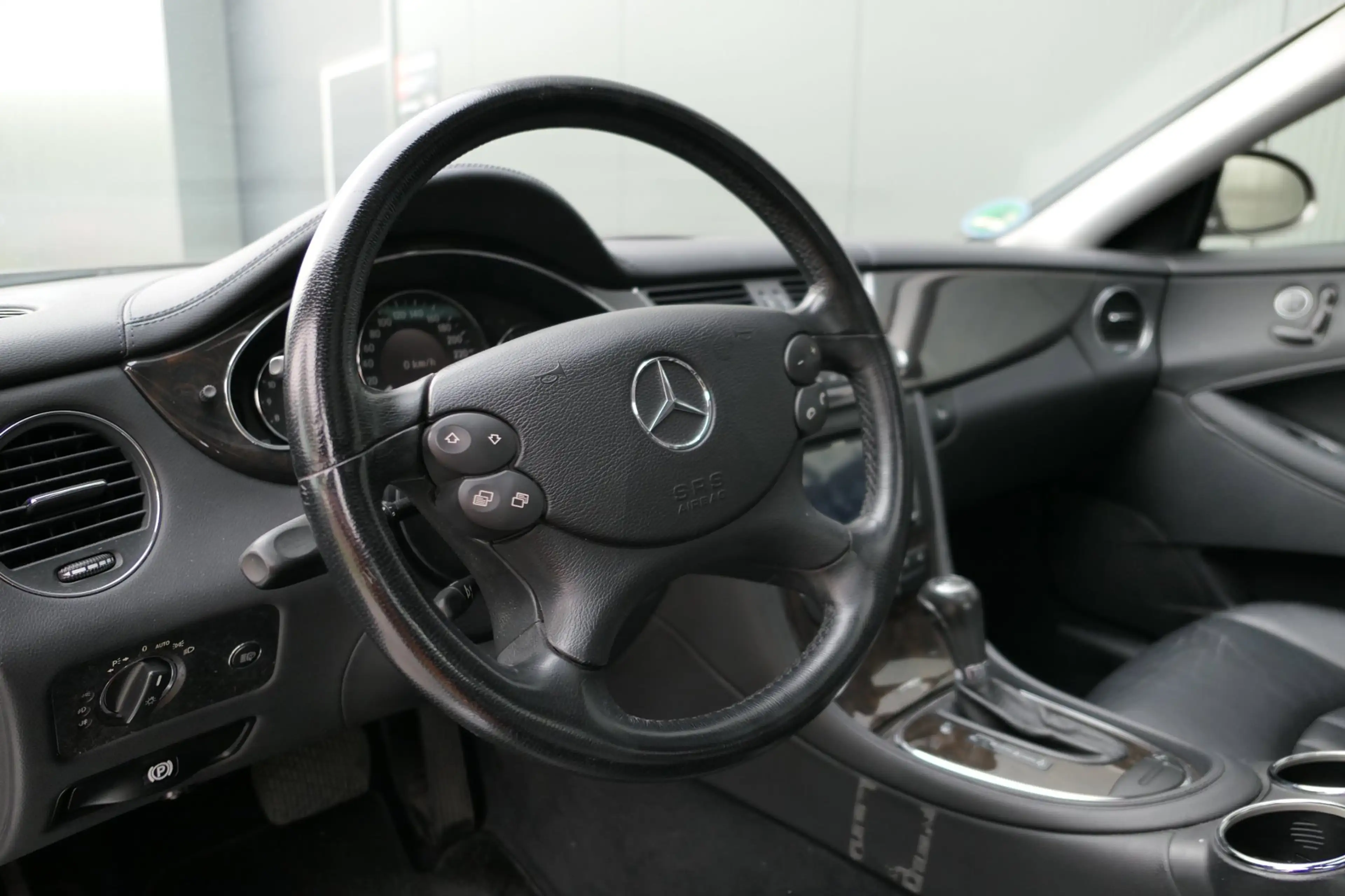 Mercedes-Benz CLS 350 CGI Facelift Youngtimer Carplay Schuifdak Leder — photo 4