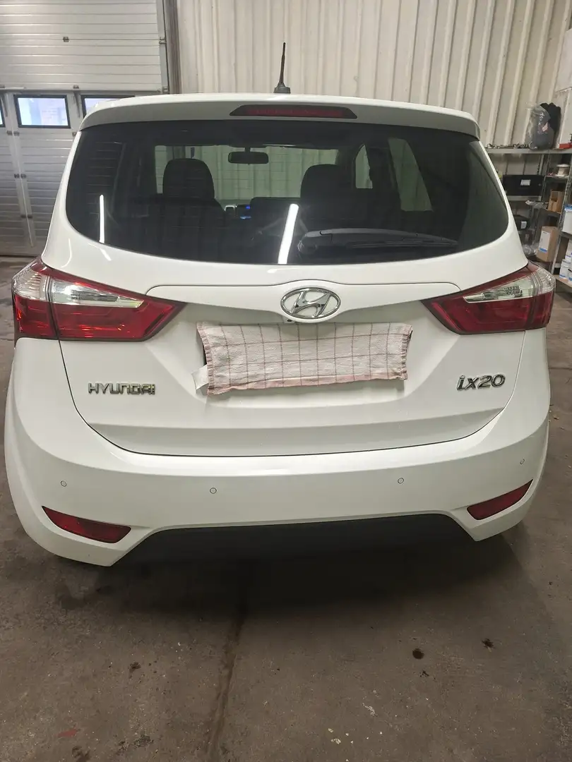 Hyundai iX20 blue Space Plus Weiß - 2