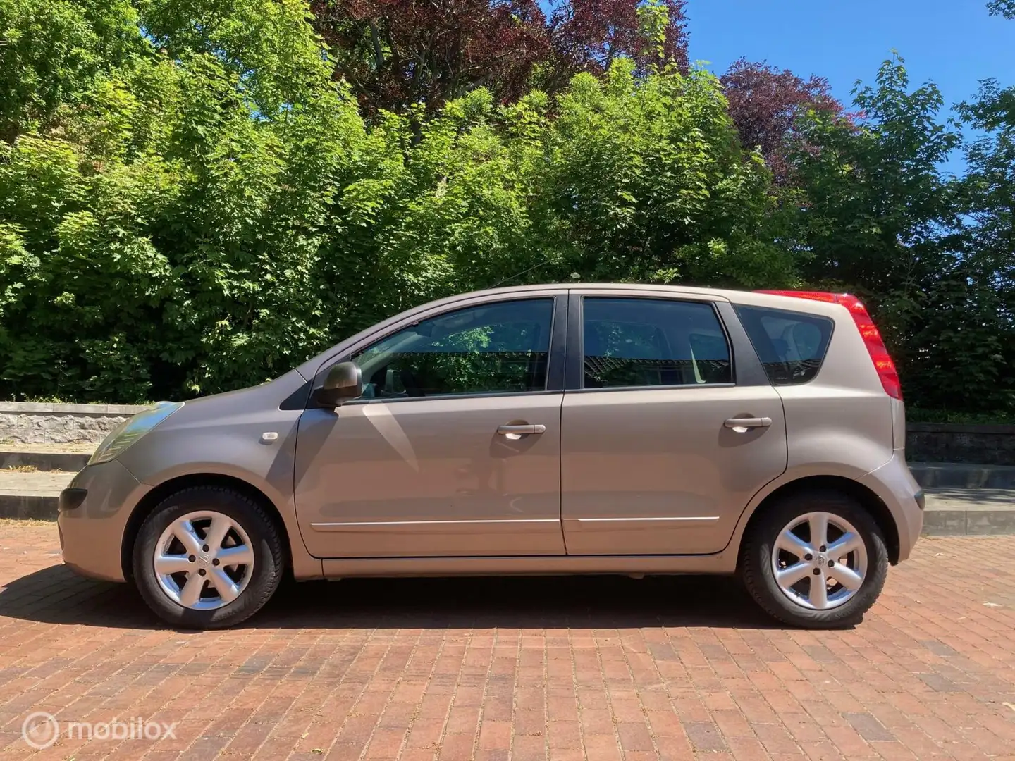 Nissan Note 1.6 Acenta / AUTOMAAT / NIEUWE APK / TREKHAAK Bruin - 2