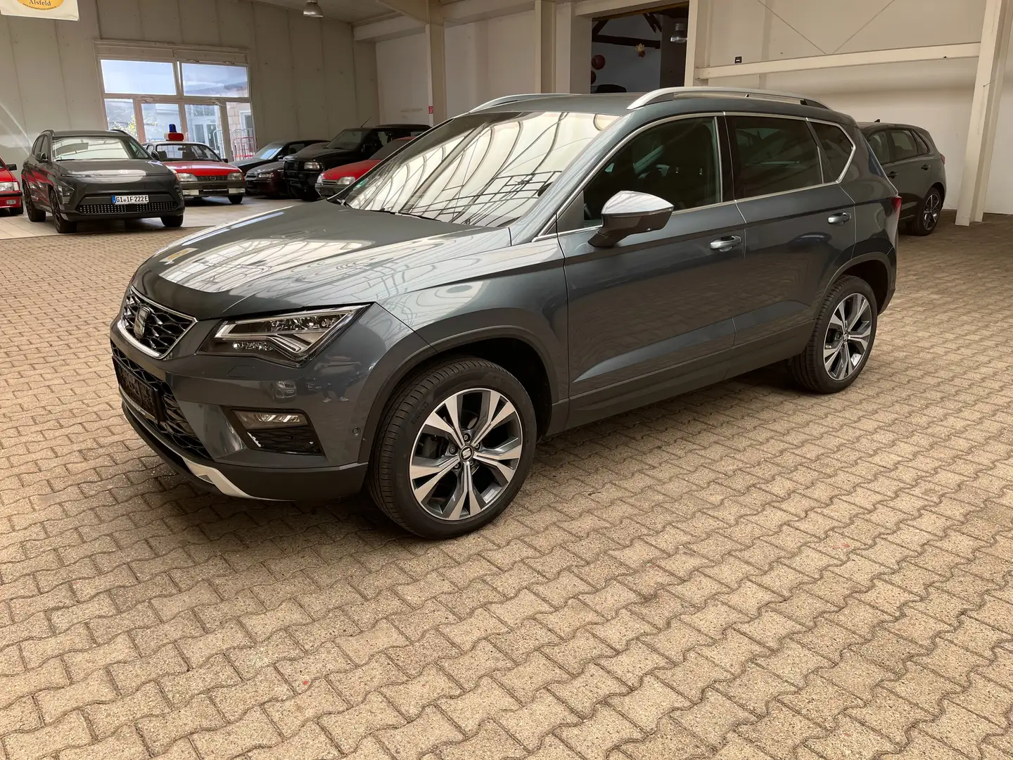 SEAT Ateca Xcellence Grau - 1