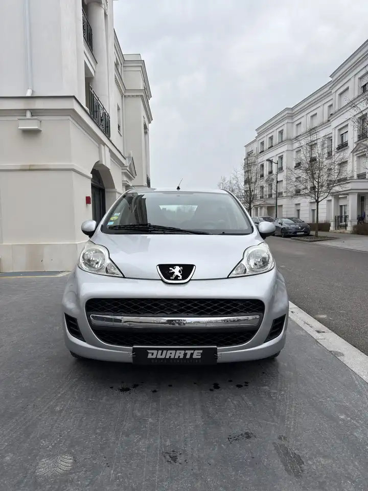 Peugeot 107 1.0e 12V 68ch BLUE LION Trendy