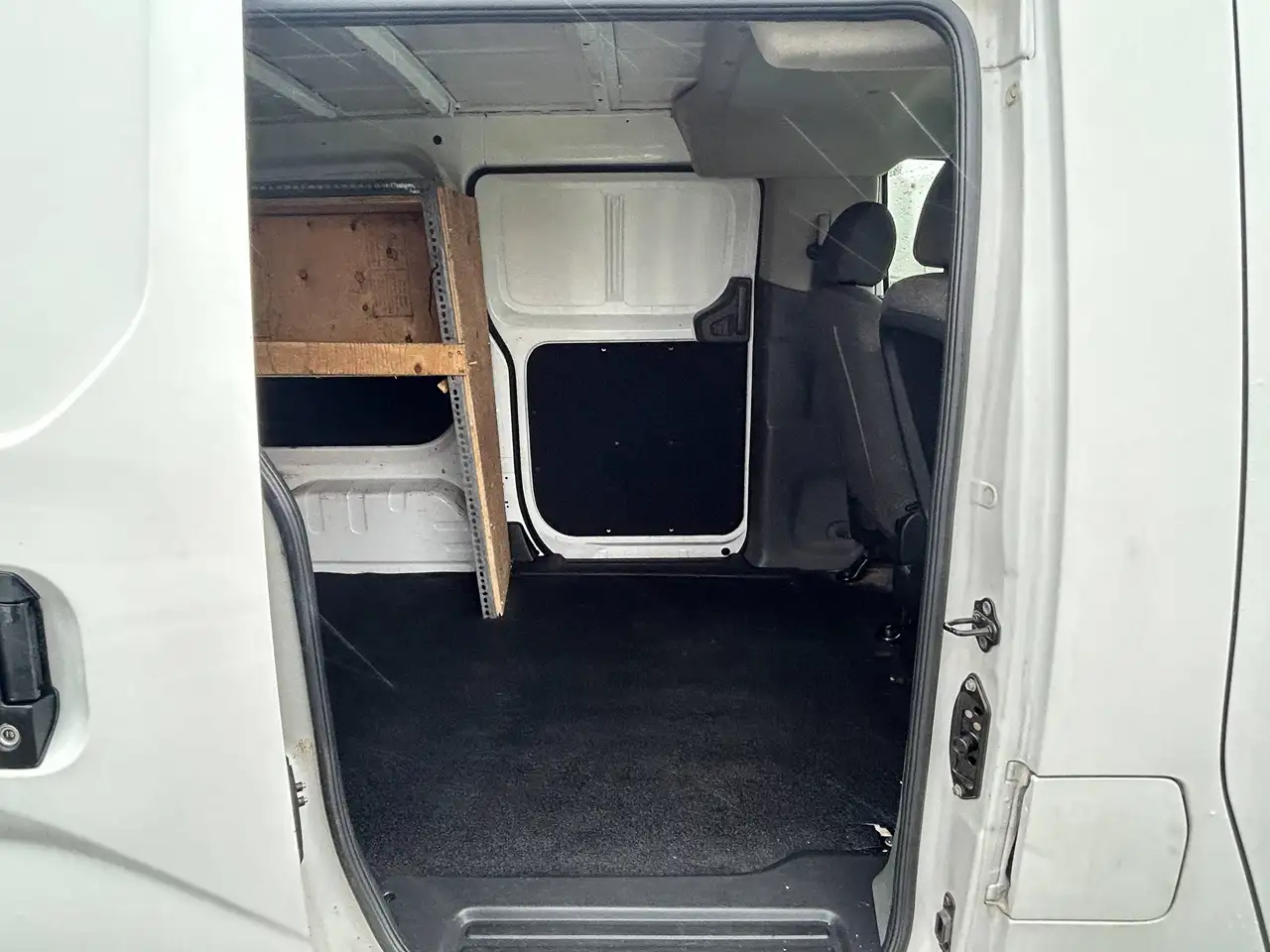 Nissan NV200 снимка Nissan NV200