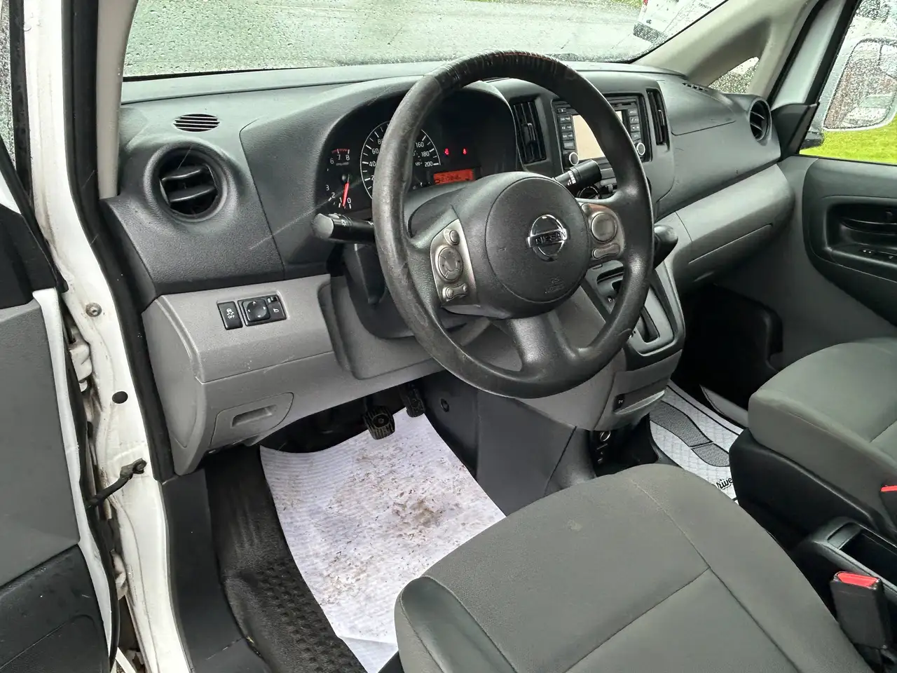 Nissan NV200 снимка Nissan NV200