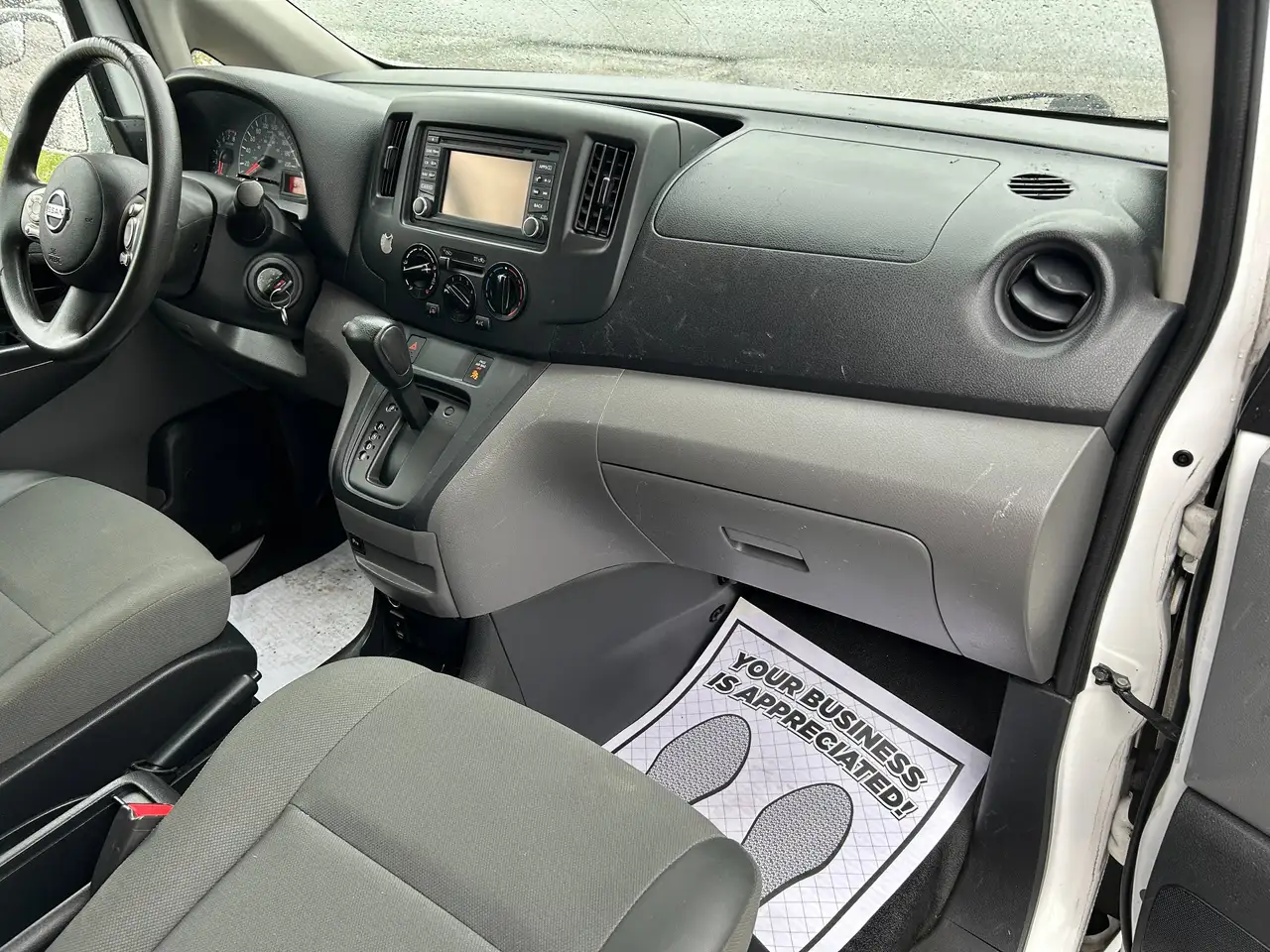 Nissan NV200 снимка Nissan NV200