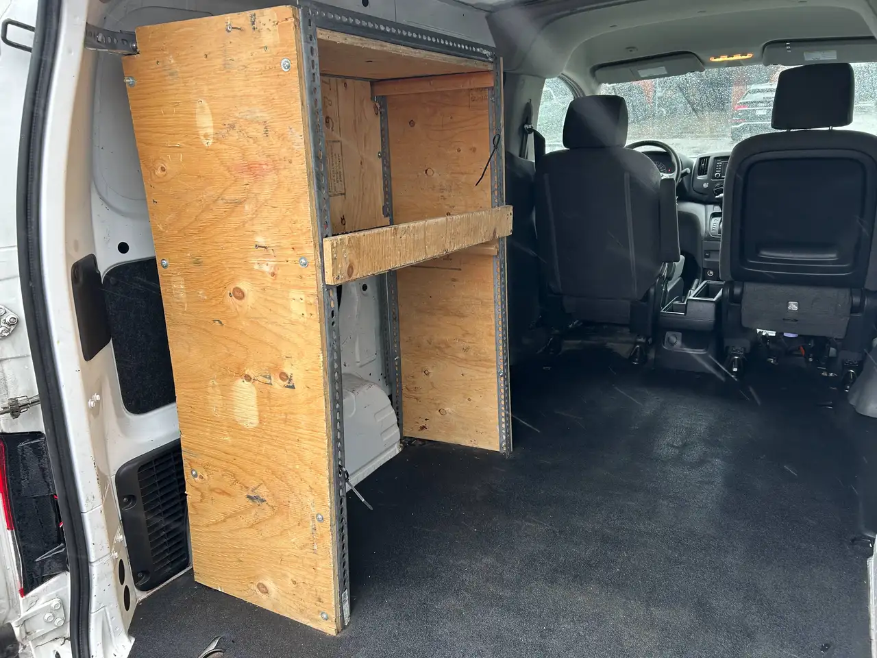 Nissan NV200 снимка Nissan NV200