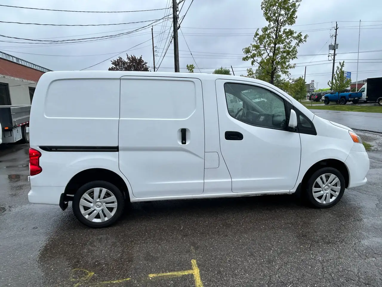 Nissan NV200 снимка Nissan NV200