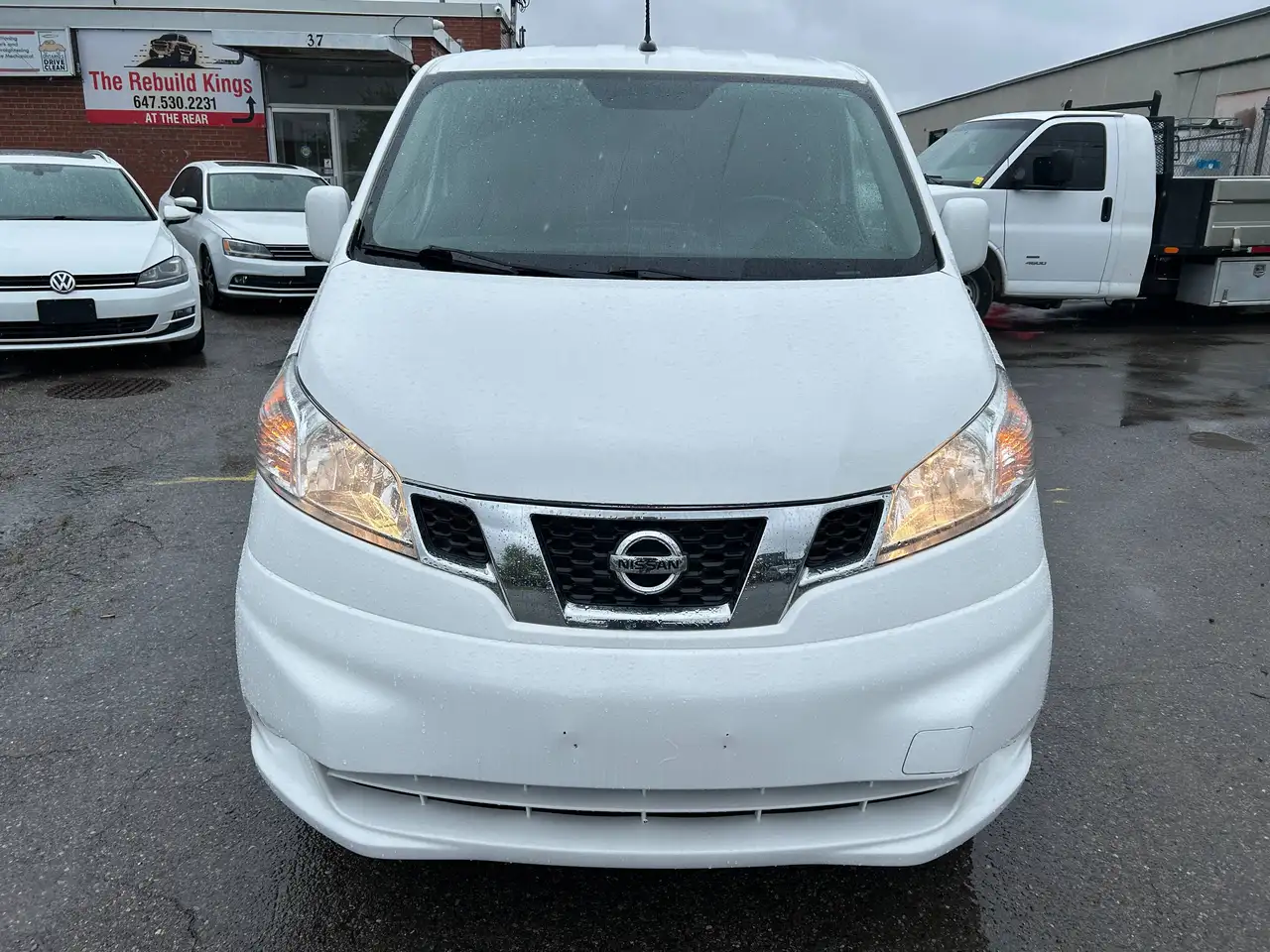 Nissan NV200 снимка Nissan NV200