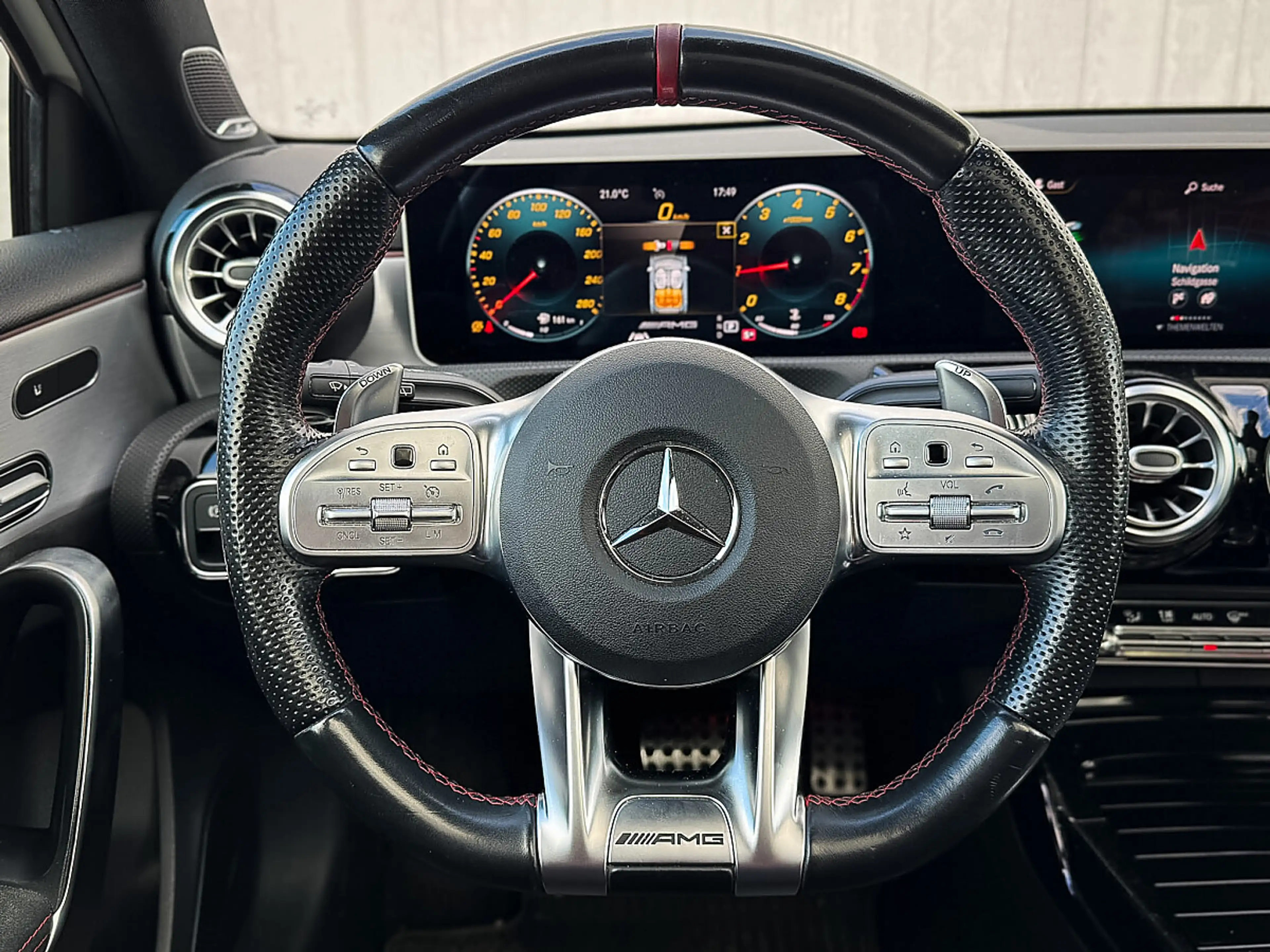 Mercedes-Benz A 35 AMG 4MATIC Aut. — photo 11