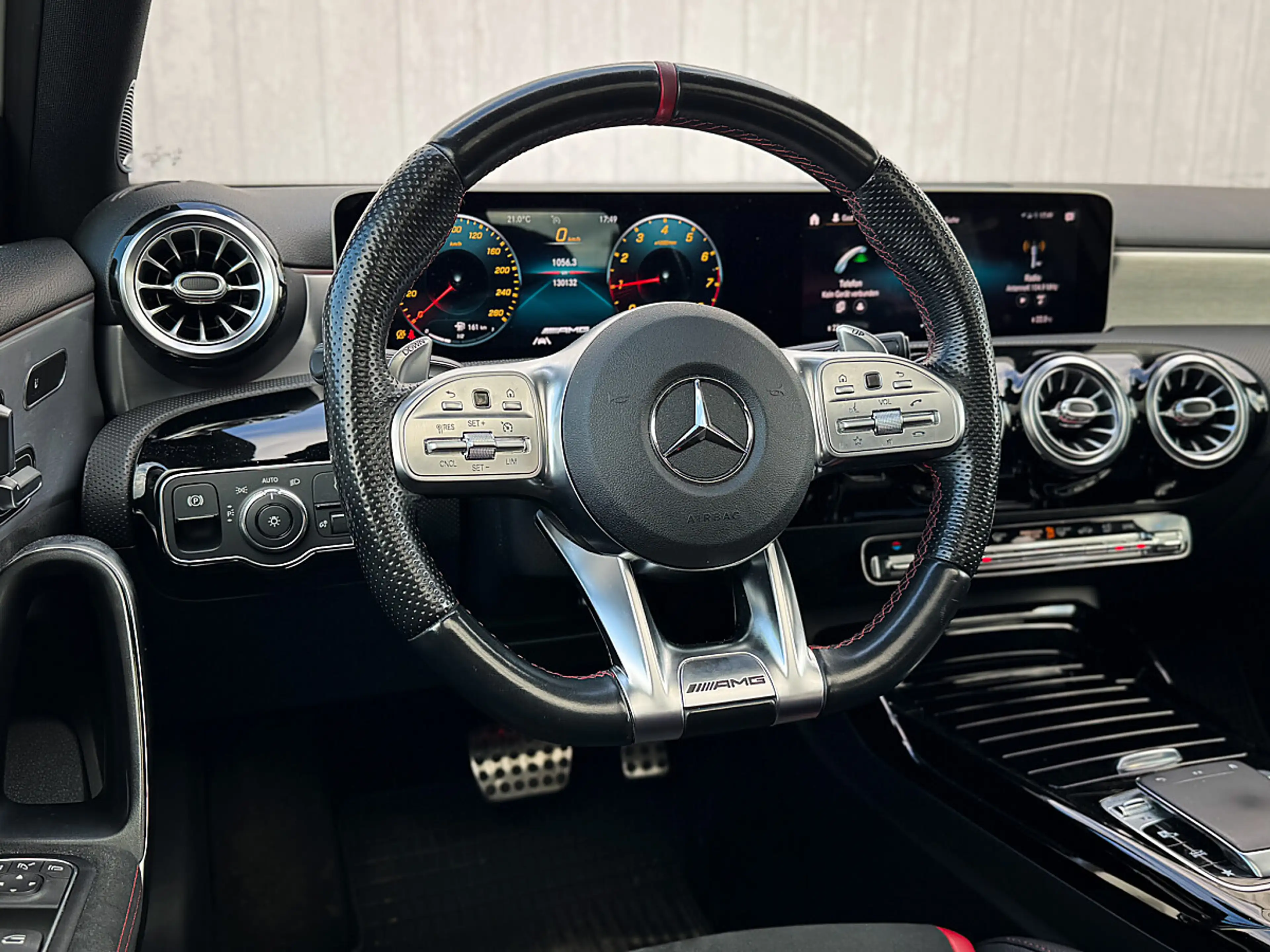 Mercedes-Benz A 35 AMG 4MATIC Aut. — photo 12