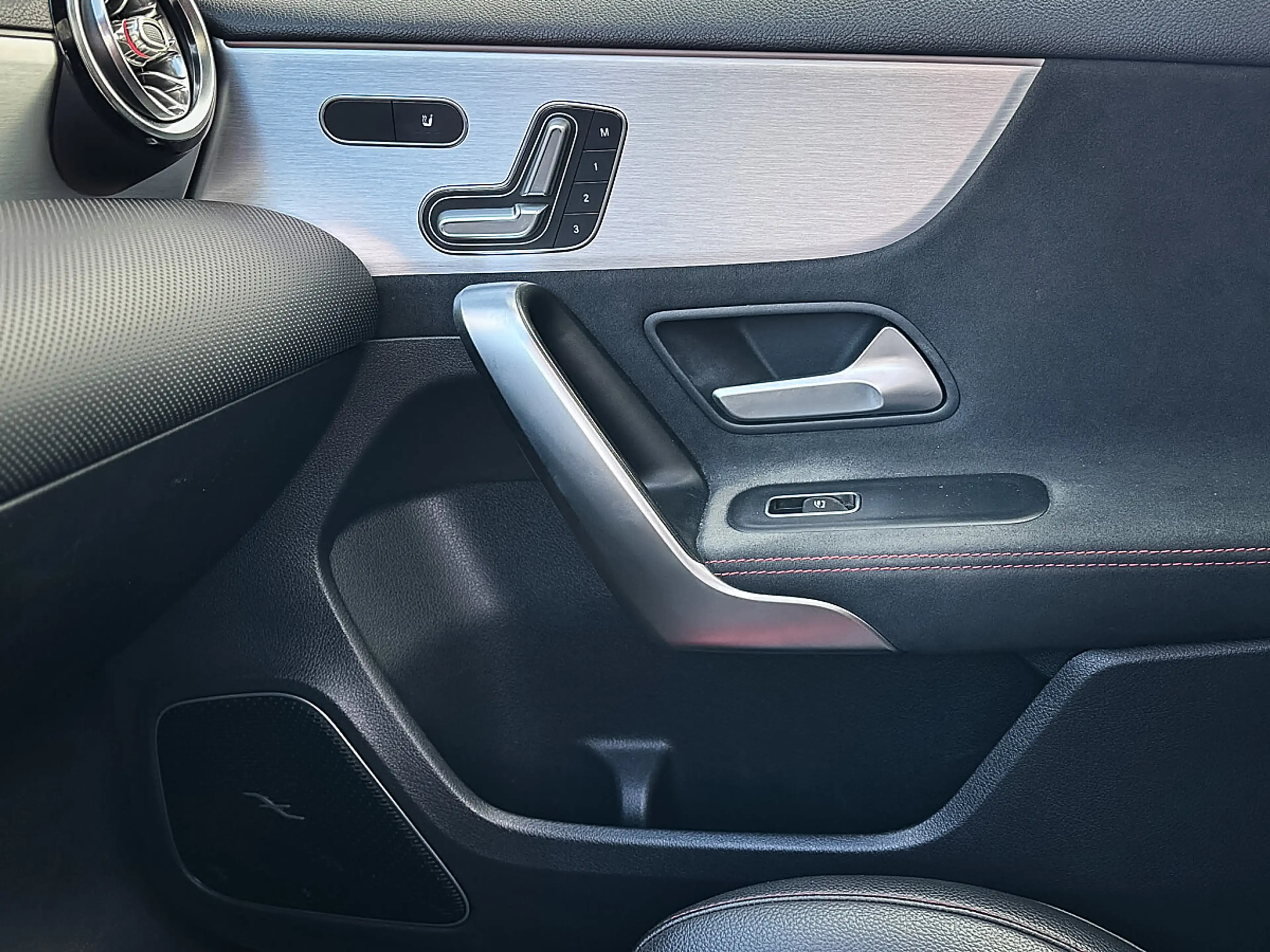 Mercedes-Benz A 35 AMG 4MATIC Aut. — photo 15