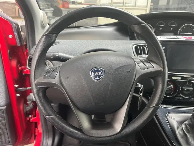 Lancia Ypsilon view 15